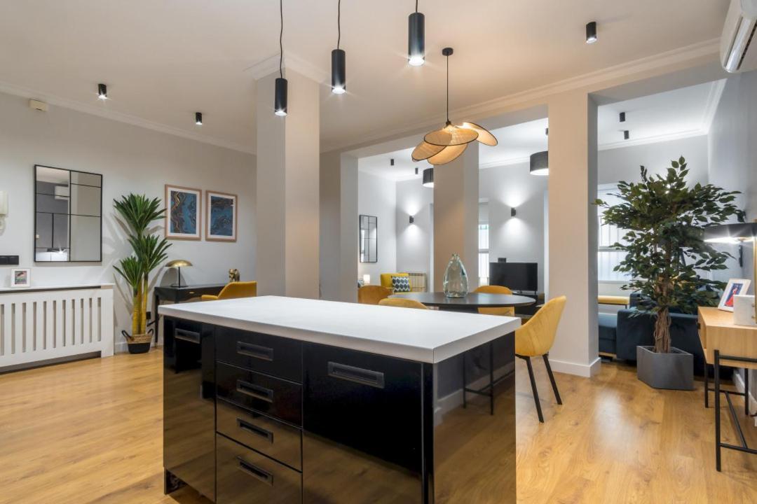 Apartamento Wide And Modern -1bd 1,5 Bth- Malasana