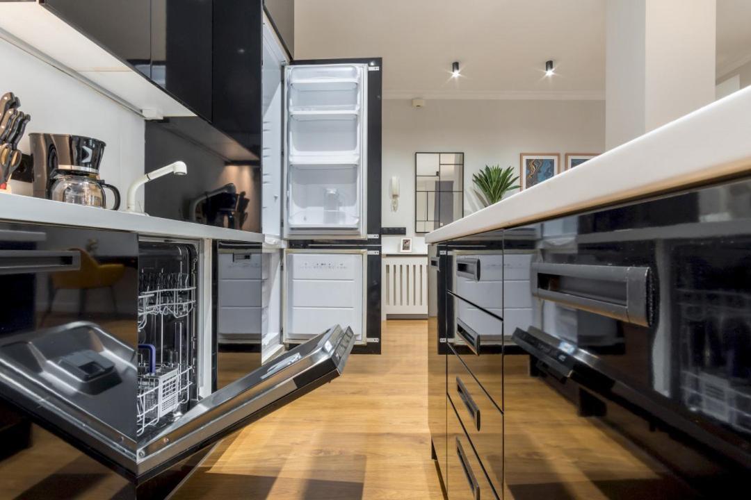 Apartamento Wide And Modern -1bd 1,5 Bth- Malasana Madrid