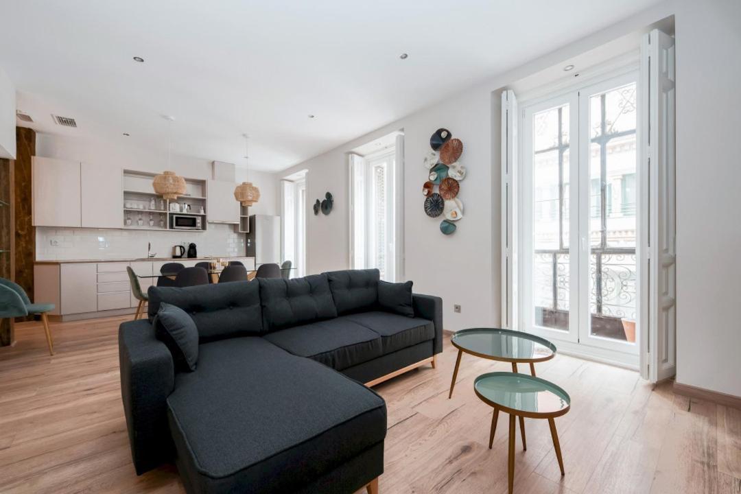 3 Bedrooms 3 Bathrooms Furnished - Justicia - Refurbished - Mintystay Apartment Madrid