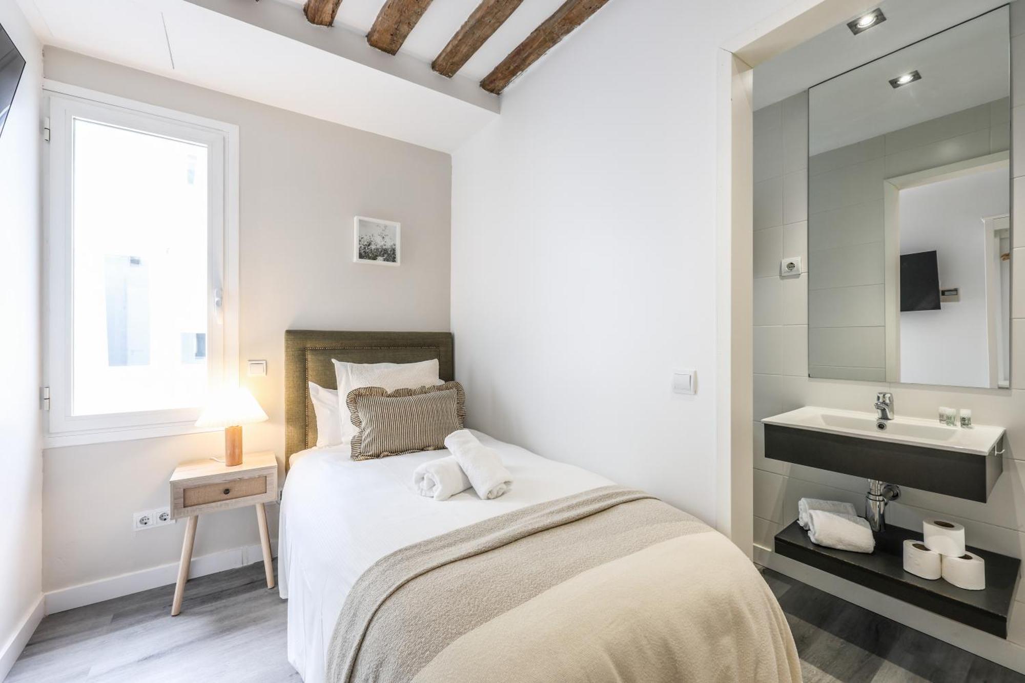 Hostal Ap Leganitos -no Ascensor-