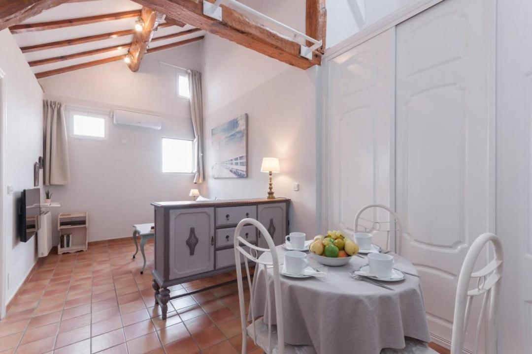 Apartamento Cozy One-bedroom Penthhouse La Latina Madrid