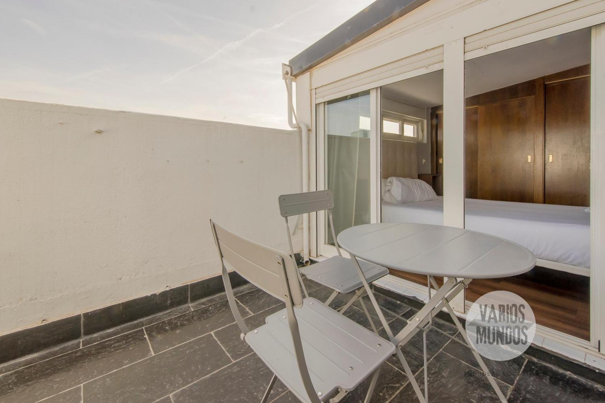 Terraza Con Encanto 4, En Plaza De Chueca * Madrid