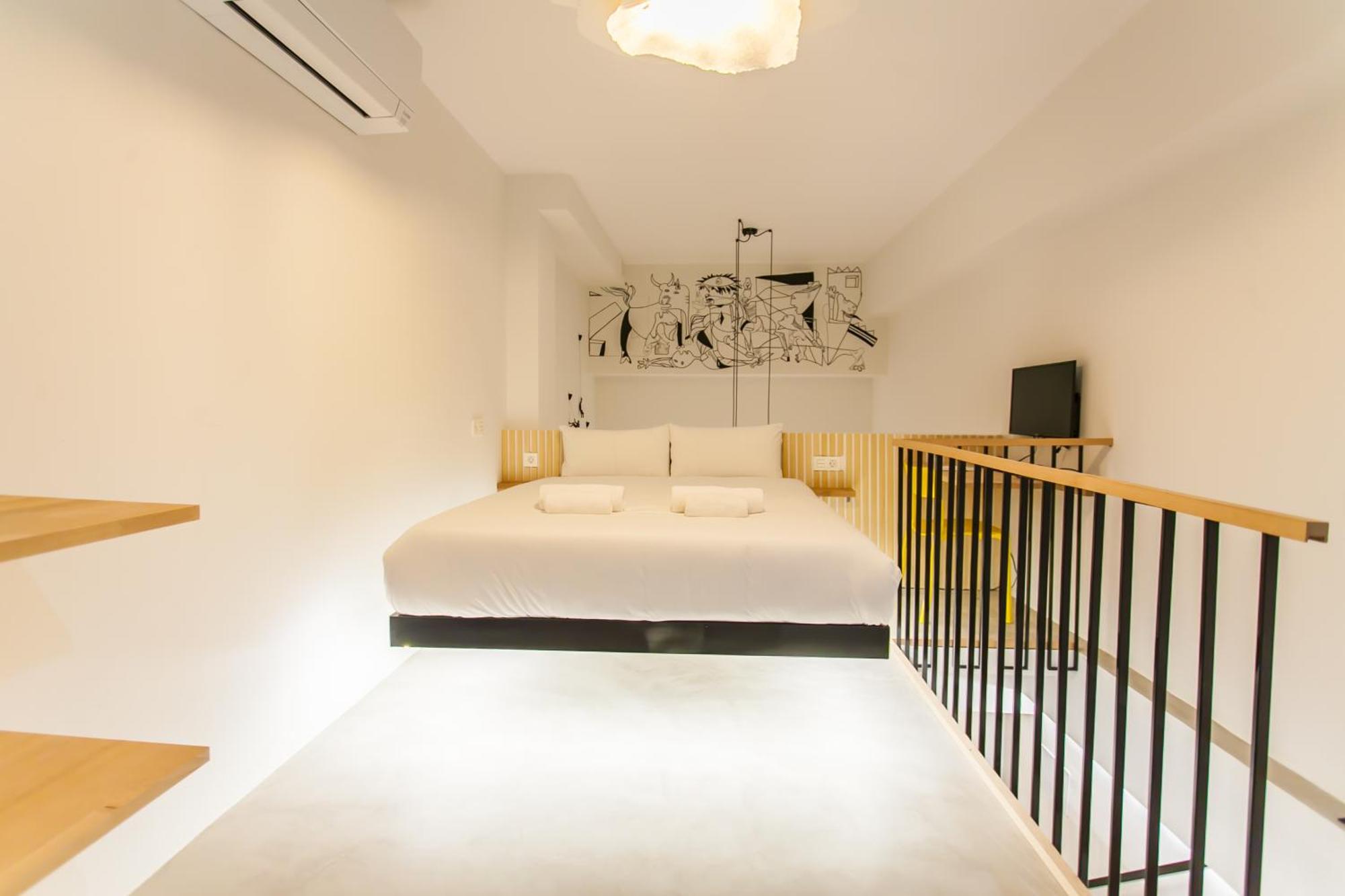 Guernica Luxury Duplex - Location, Light, And Art Apartamento Madrid
