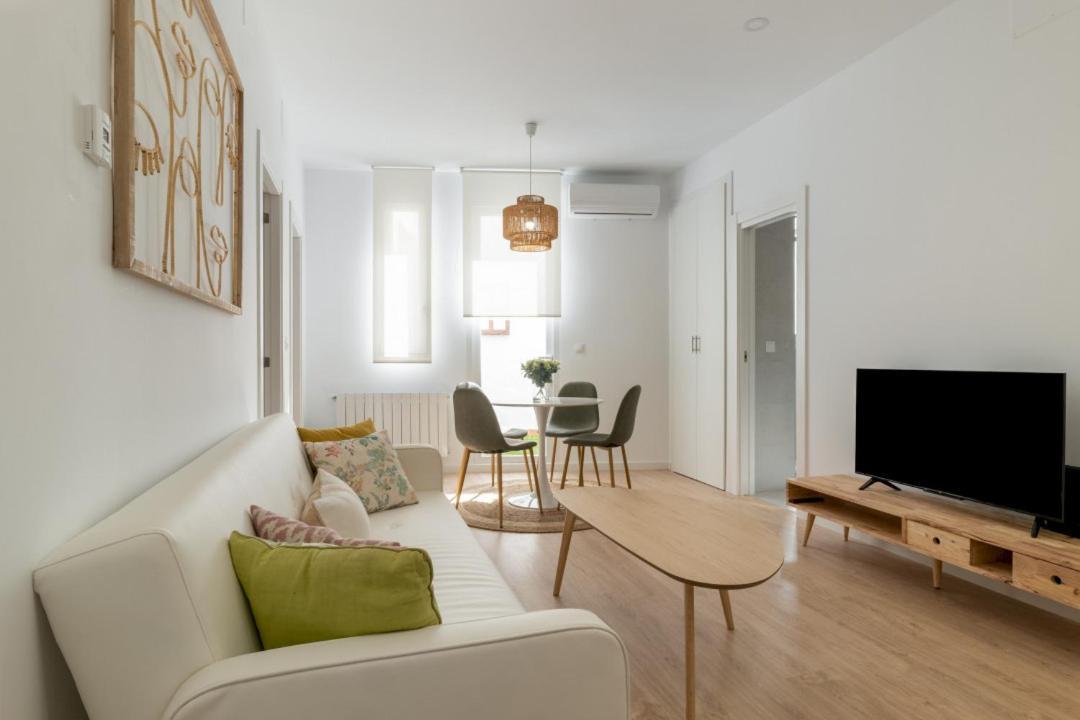 2 Bedrooms 2 Bathrooms Furnished - Retiro - Refurbished - Mintystay Madrid
