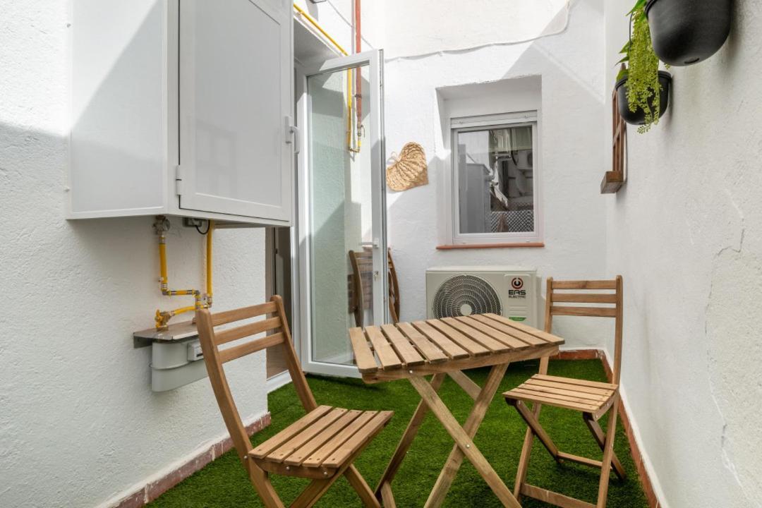 2 Bedrooms 2 Bathrooms Furnished - Retiro - Refurbished - Mintystay * Madrid