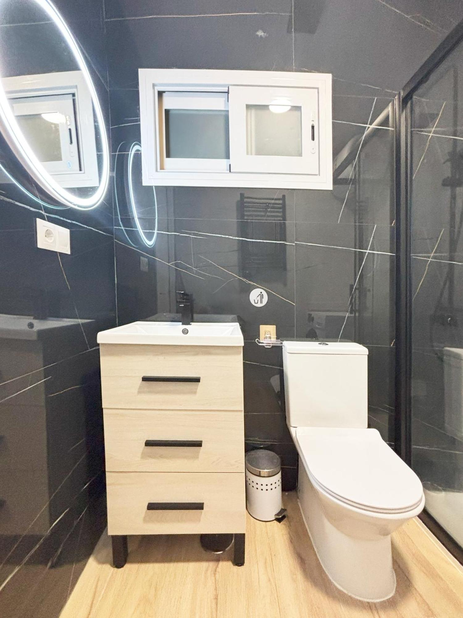 Centrico, Luminoso Y Nuevo Apartamento