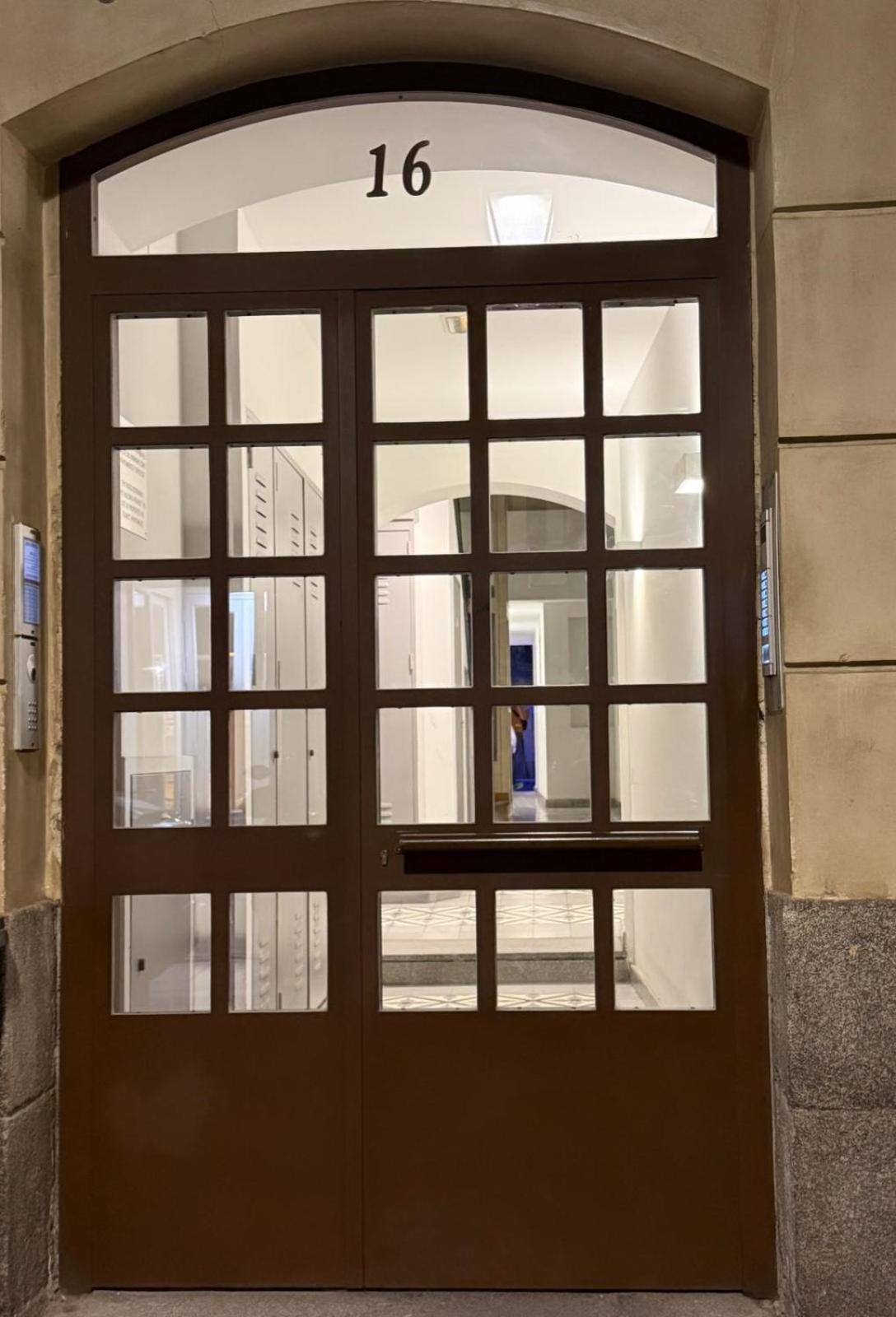 Coqueto Apto En Pleno Centro De Chueca Apartamento *