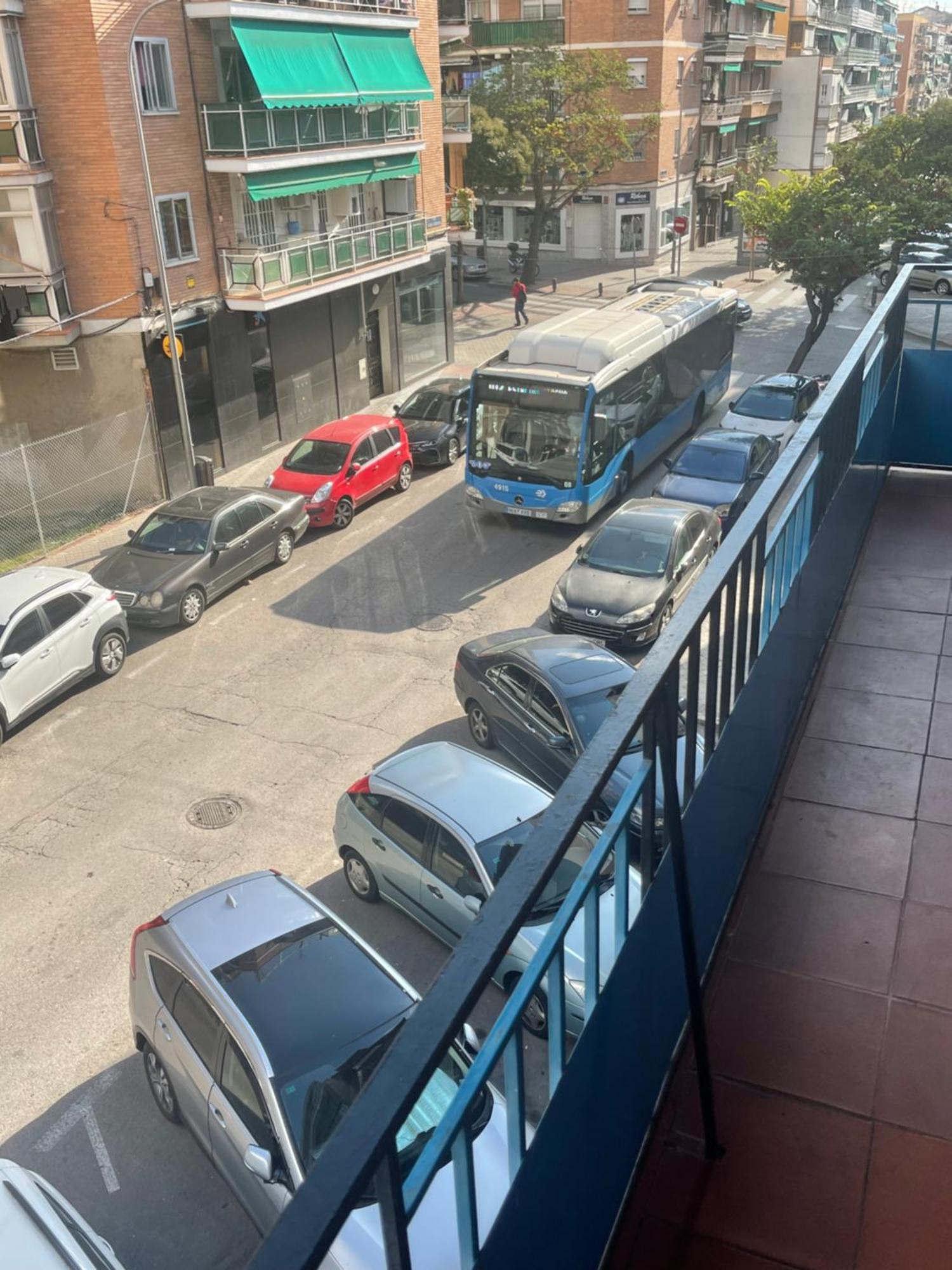 Piso Entero En Calle Contraviesa Apartamento
