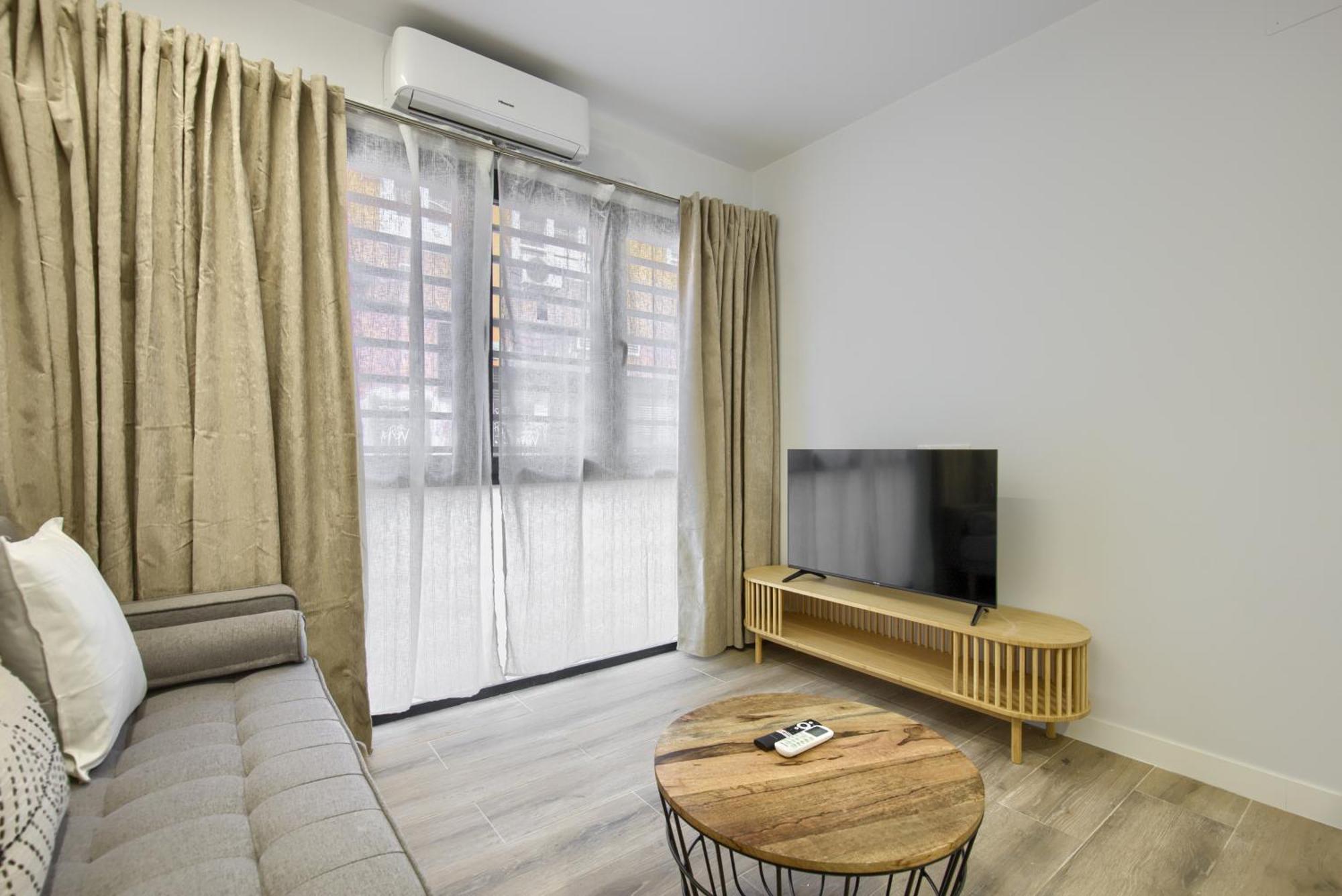 Dobo Homes Sf6 * Madrid
