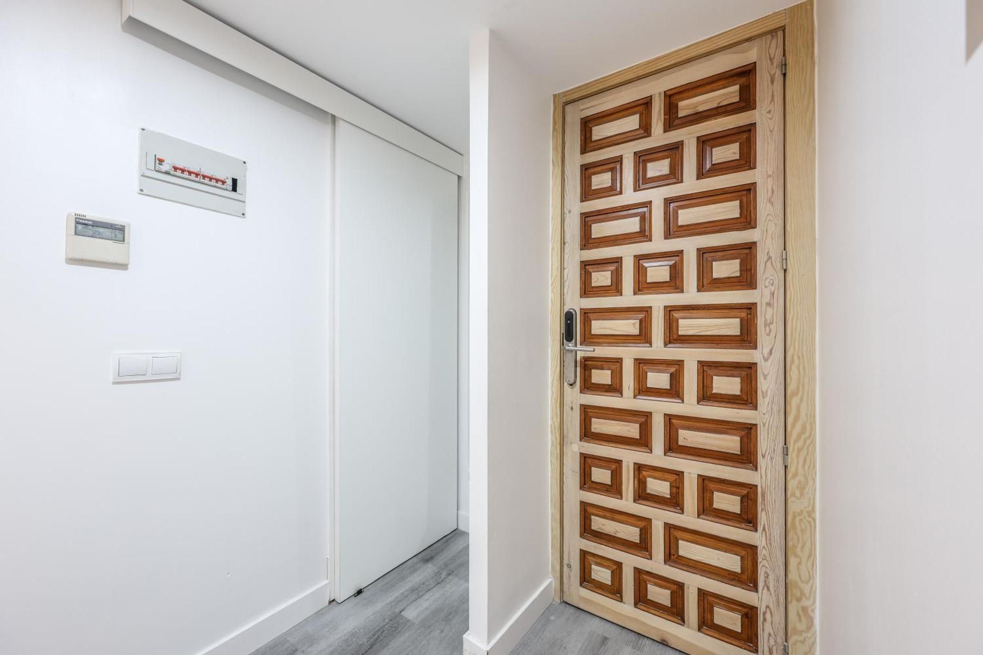 Hostal Ap Leganitos -no Ascensor- *