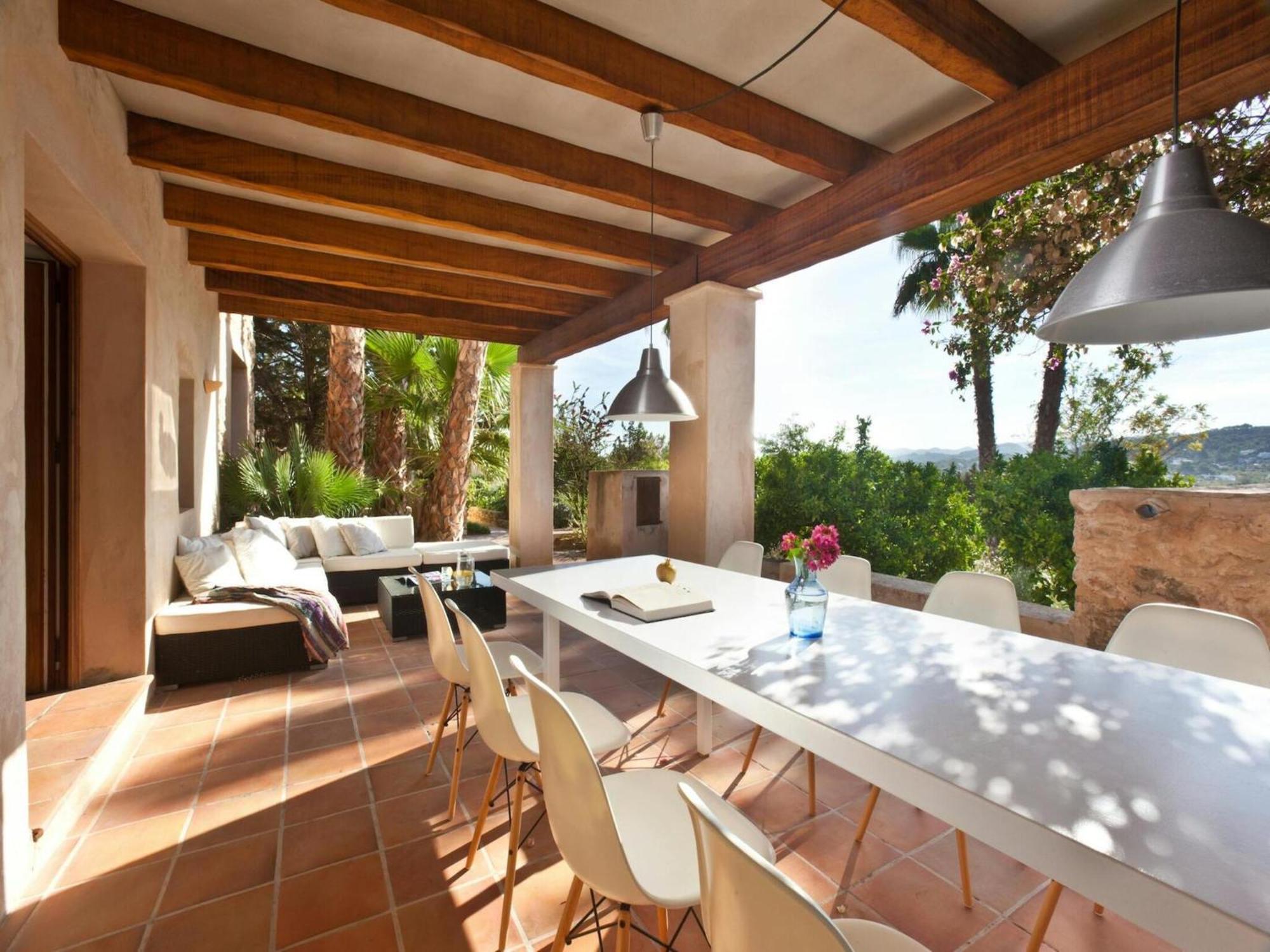 Villa With Modern Amenities *