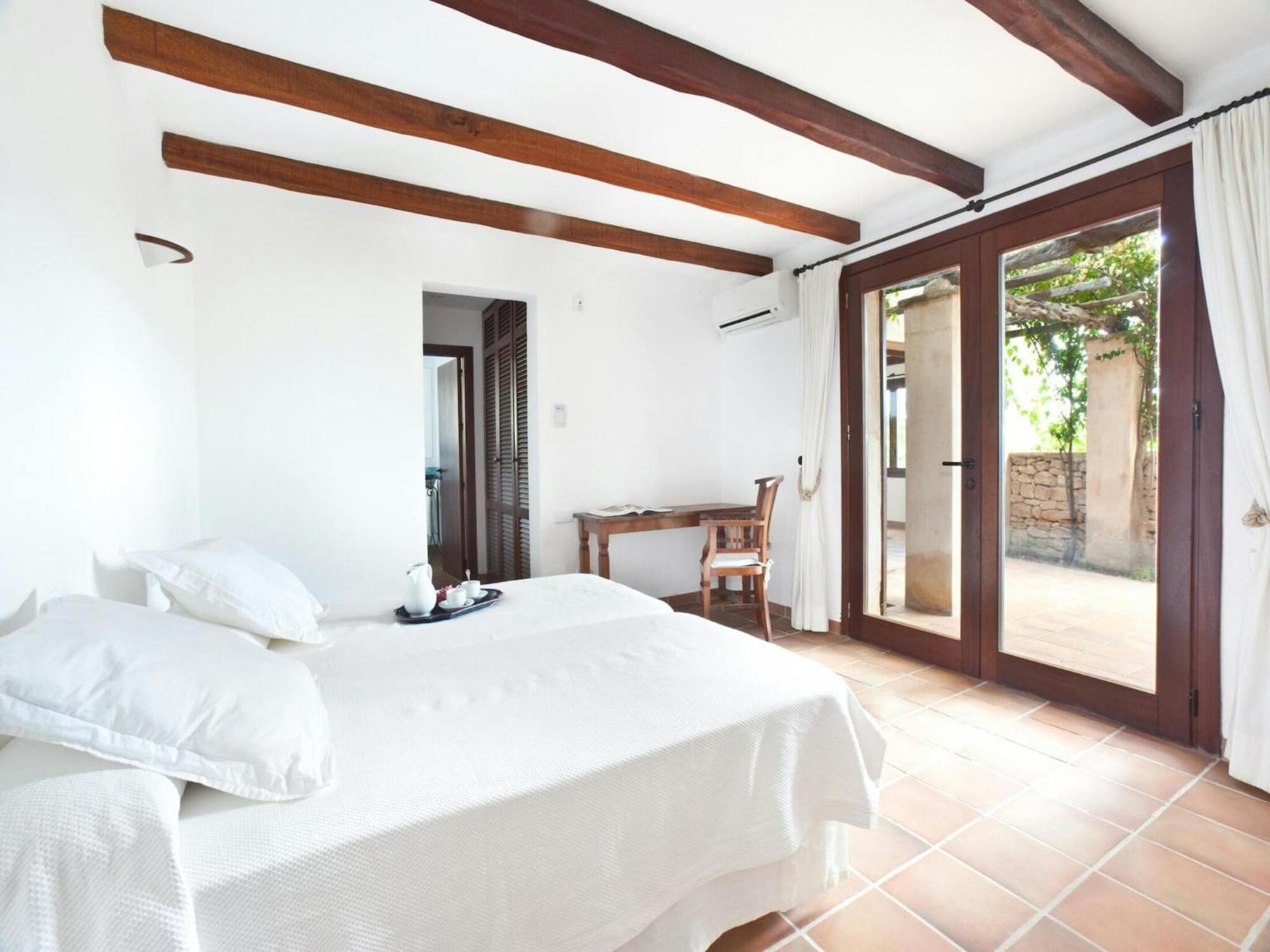 Villa With Modern Amenities *