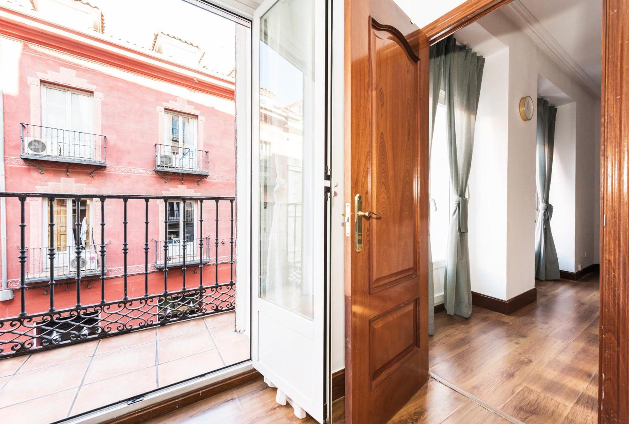 Apartamento Precioso En El Centro De Madrid. *