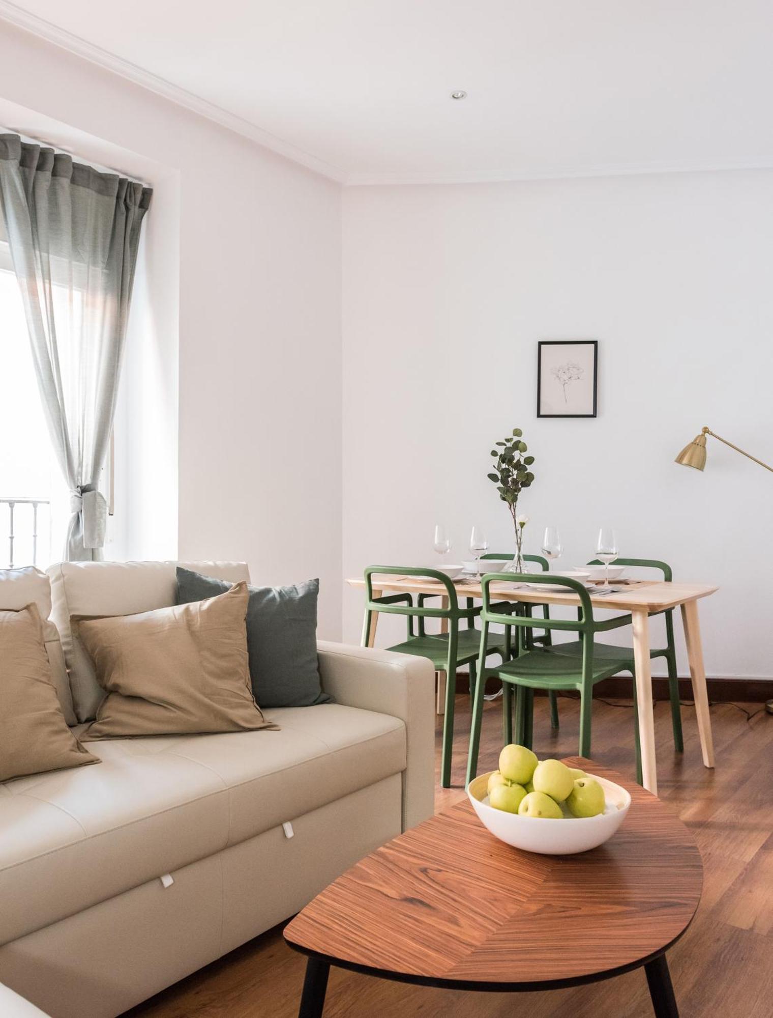 Precioso En El Centro De Madrid. Apartamento *