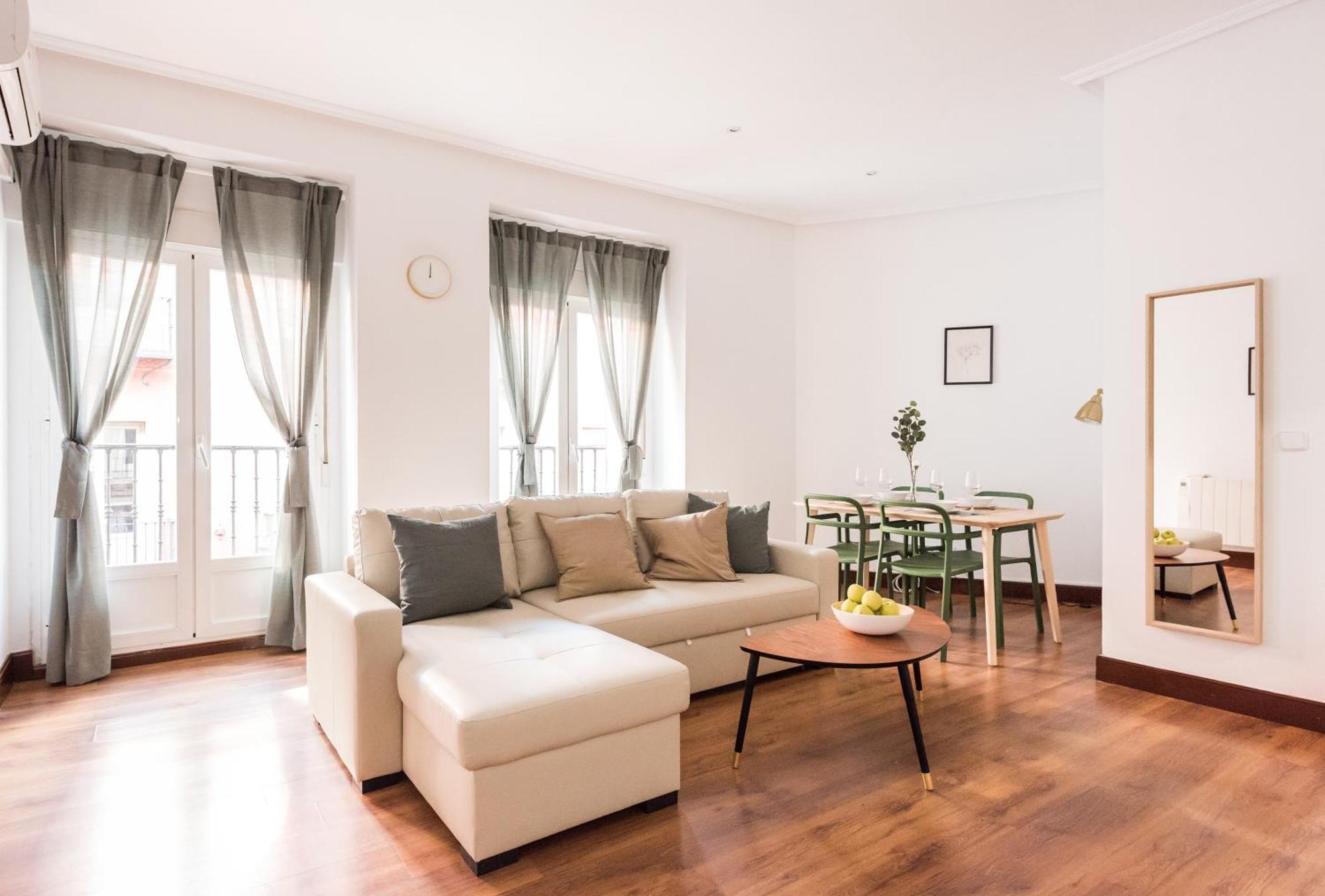 Apartamento Precioso En El Centro De Madrid. *