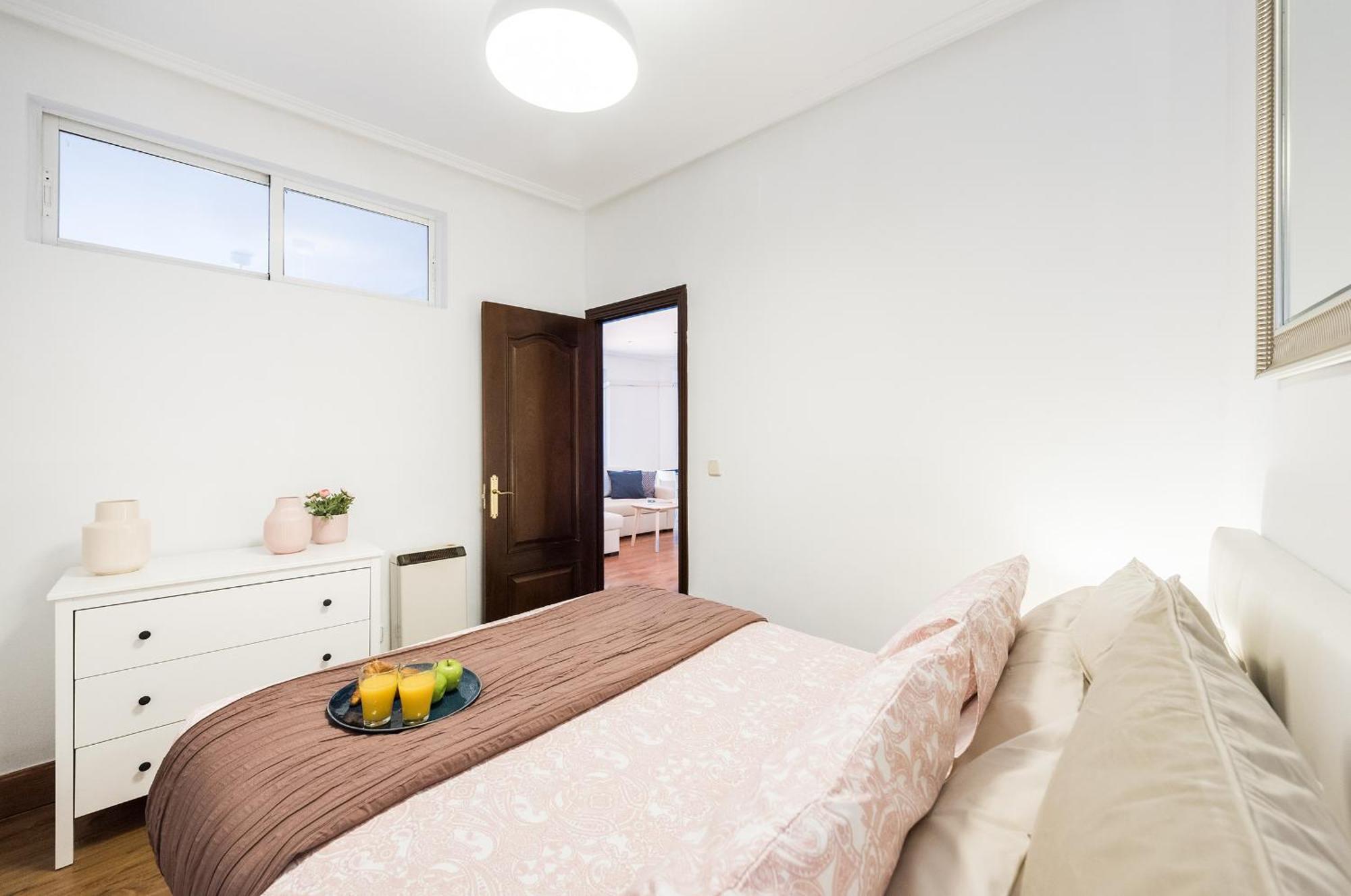 Precioso En El Centro De Madrid. Apartamento *