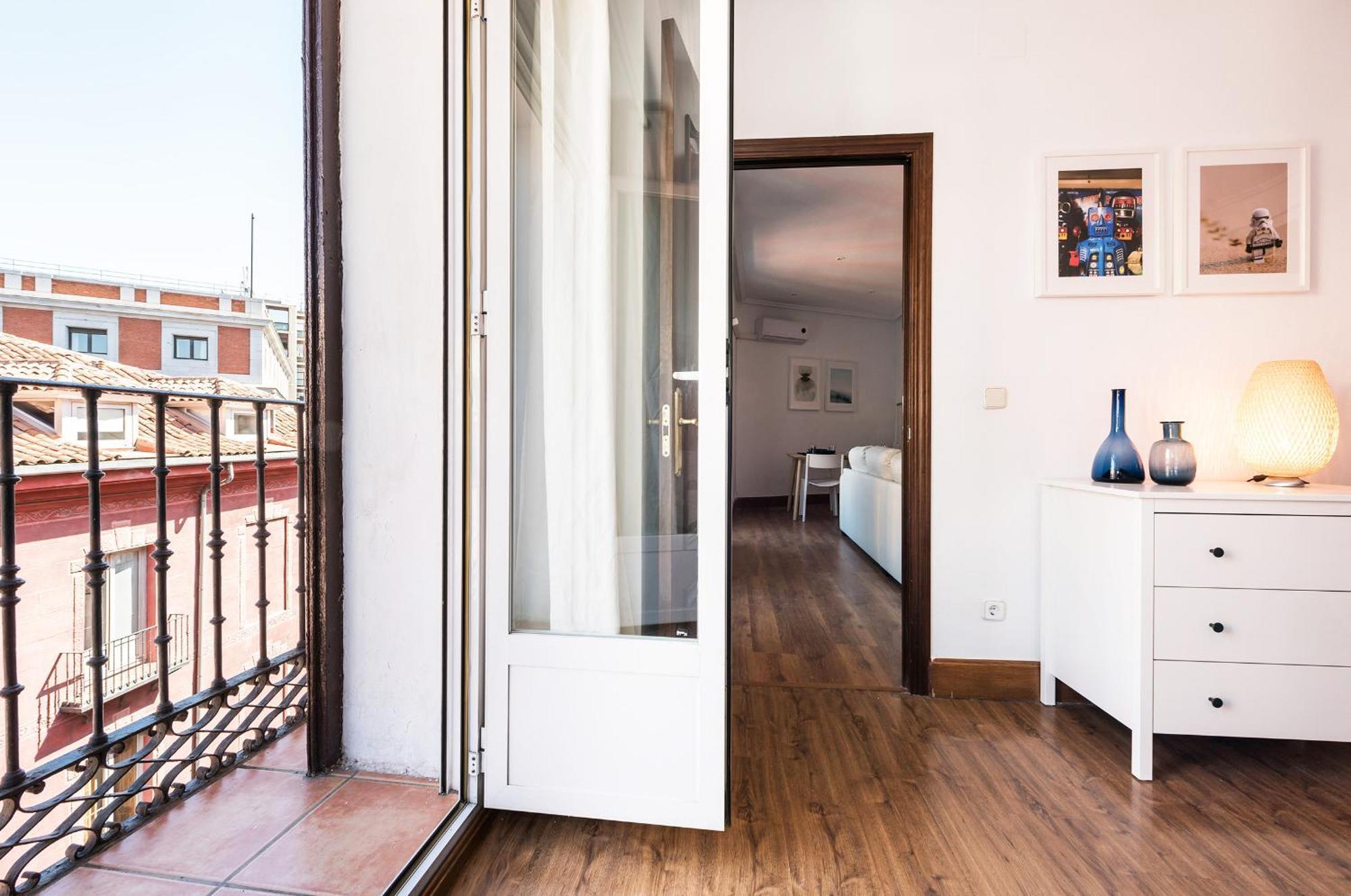 Precioso En El Centro De Madrid. Apartamento *