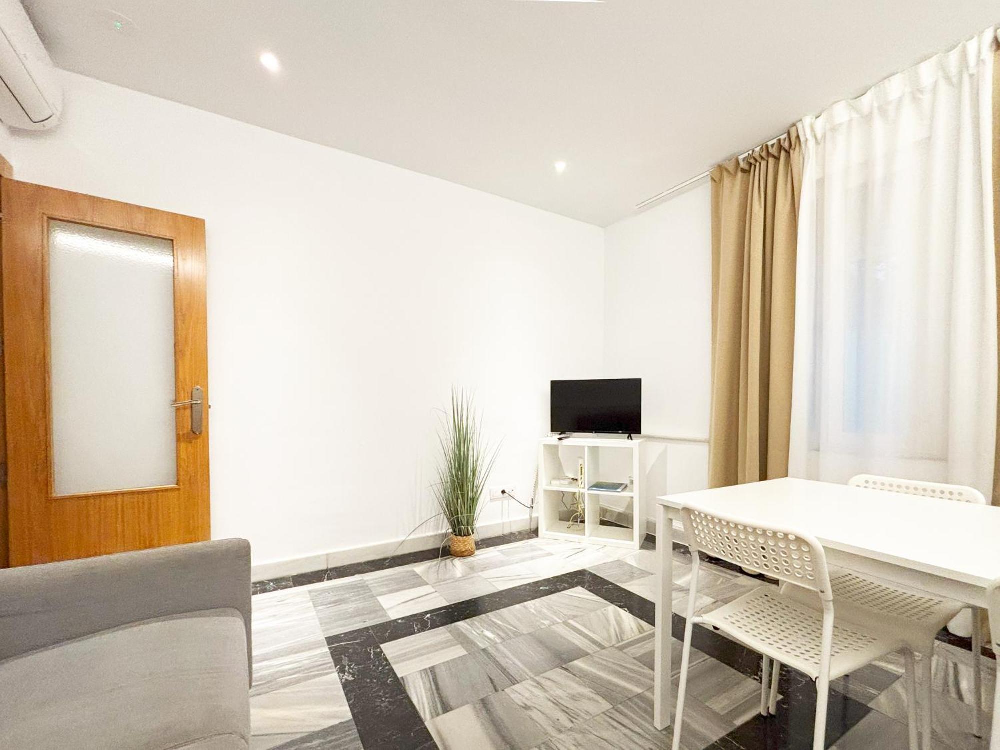 Apartamento Luminoso, Muy Amplio, Buena Zona Madrid