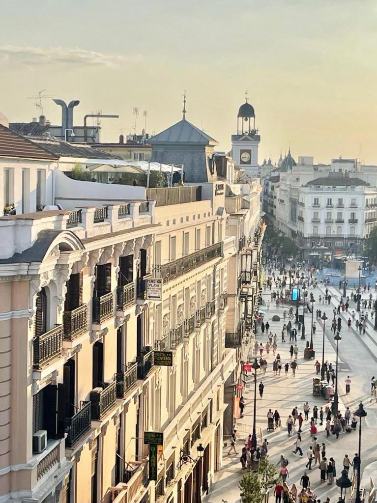 Piso Atico Con Terraza Y Jacuzzi Con Vistas A Sol En Centro Madrid