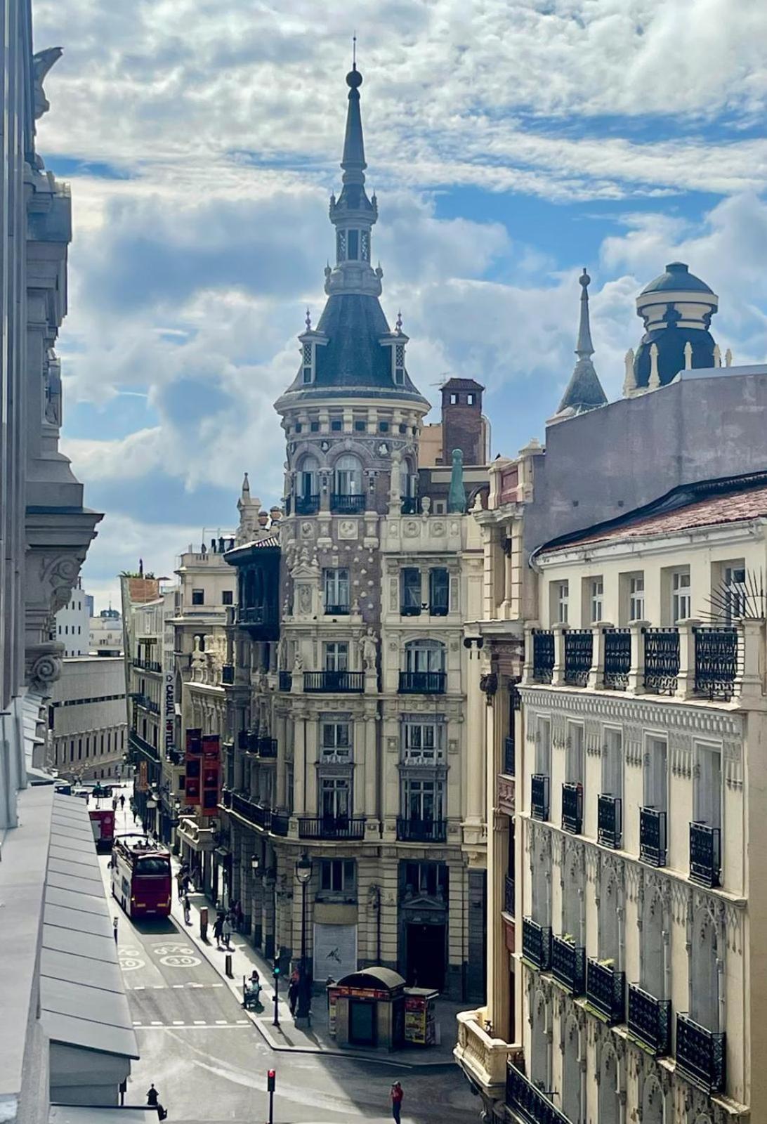 Piso Atico Con Terraza Y Jacuzzi Con Vistas A Sol En Centro Apartamento Madrid