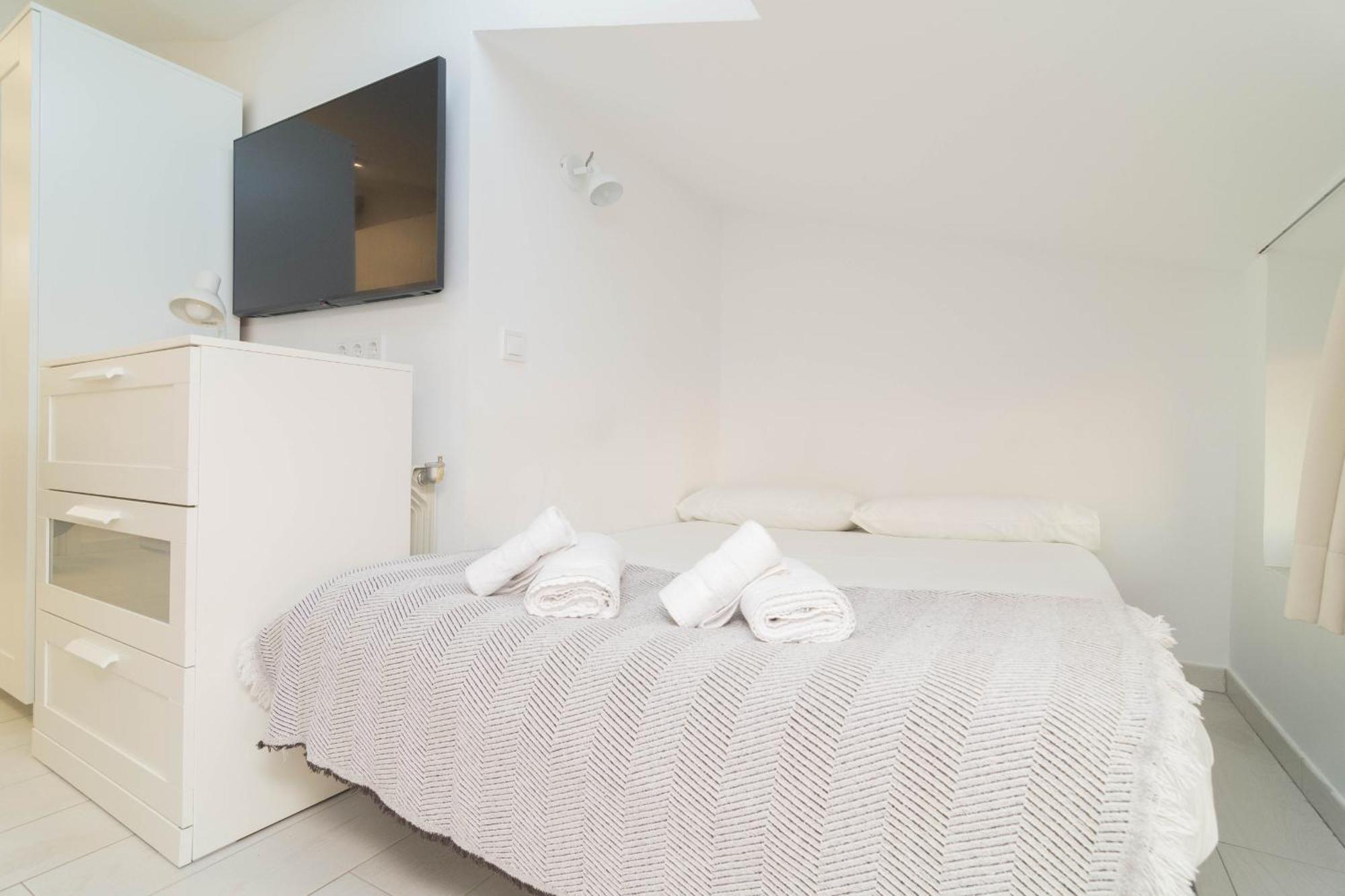 Apartamento Lovely Attic Madrid