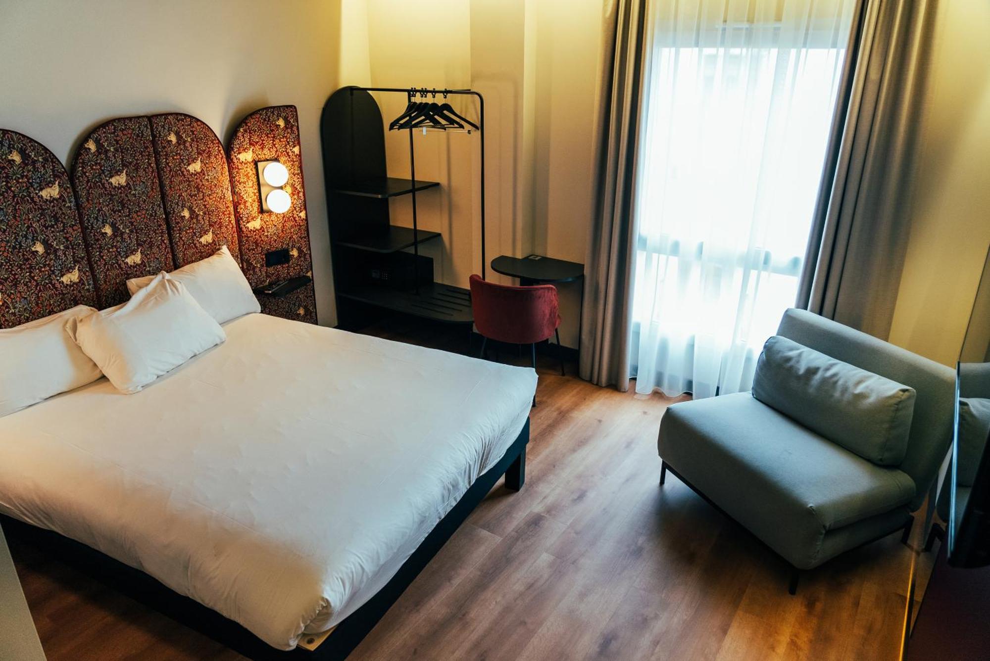 Ibis Centro 2*