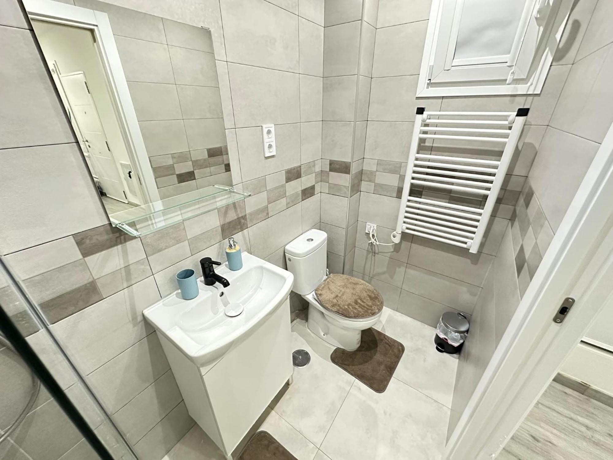Estudio Con Bano Privado En El Centro De Apartamento *