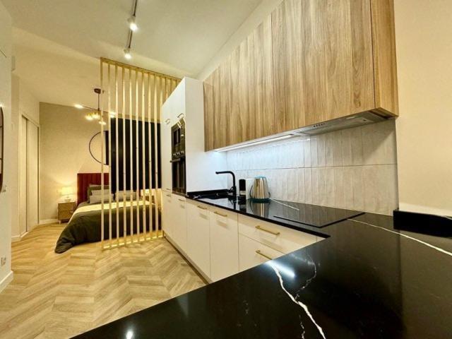 Apartamento Modern & Bright Studio