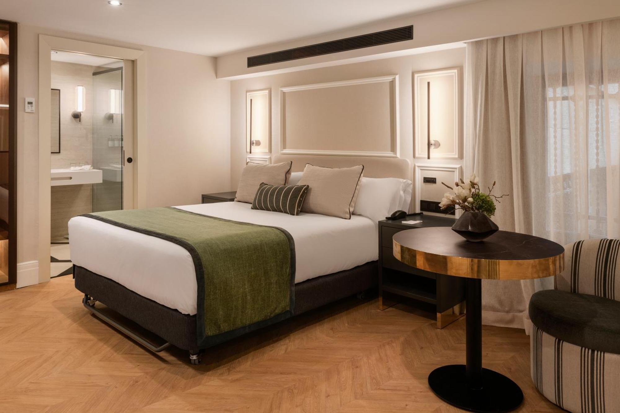 Catalonia Puerta Del Sol Hotel