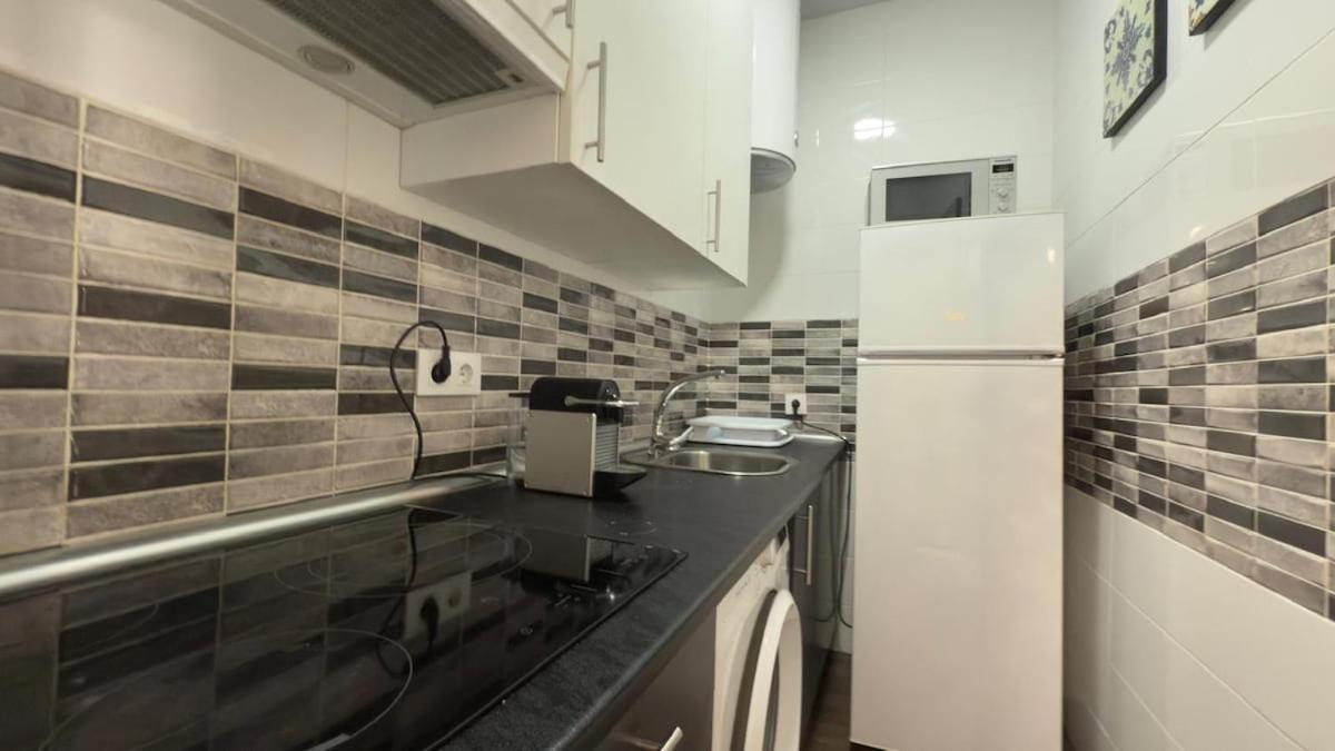 Centrally Located In 1d Apartamento