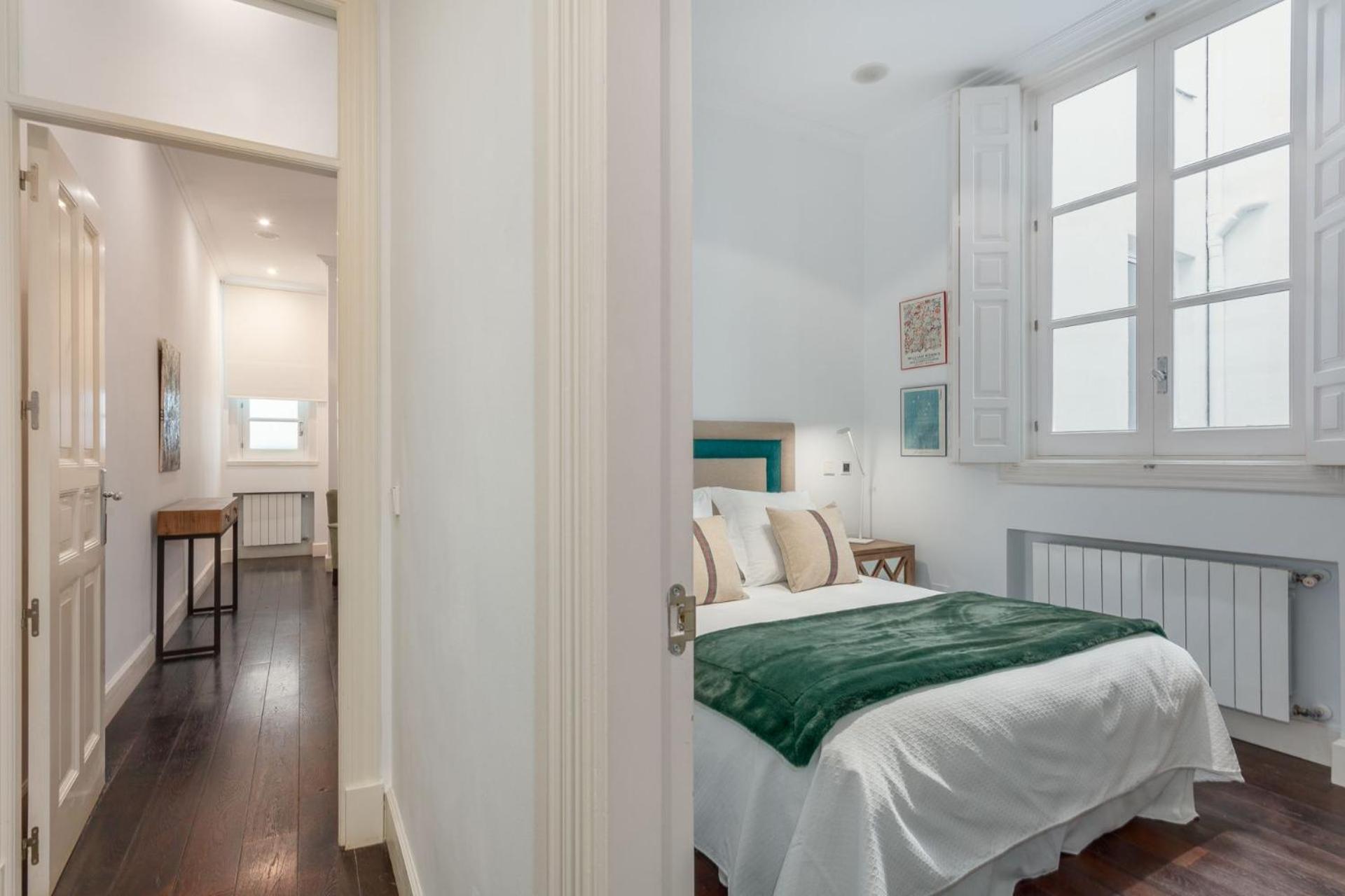 Charming And Spacious Steps From Gran Via Apartamento