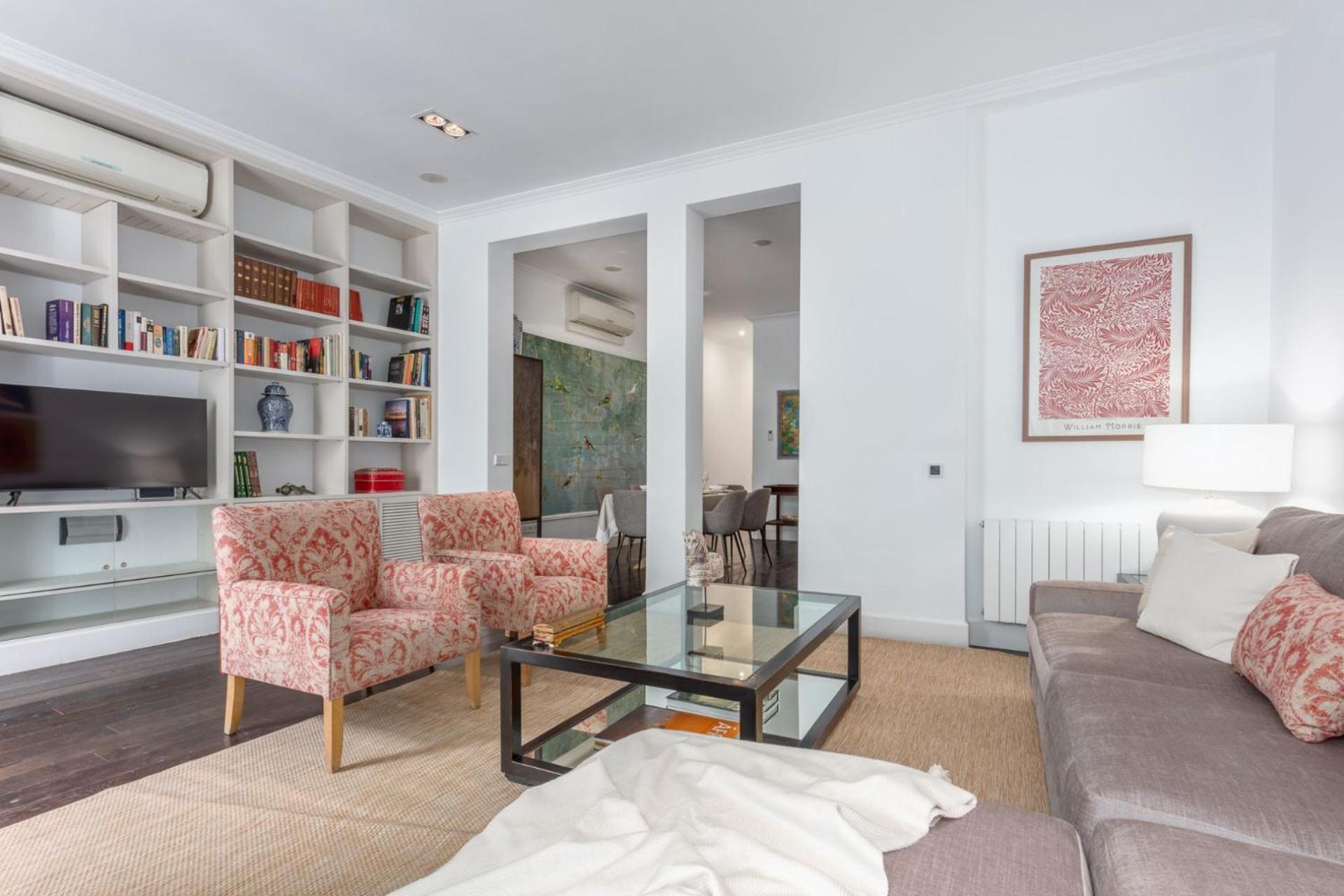 Apartamento Charming And Spacious Steps From Gran Via Madrid