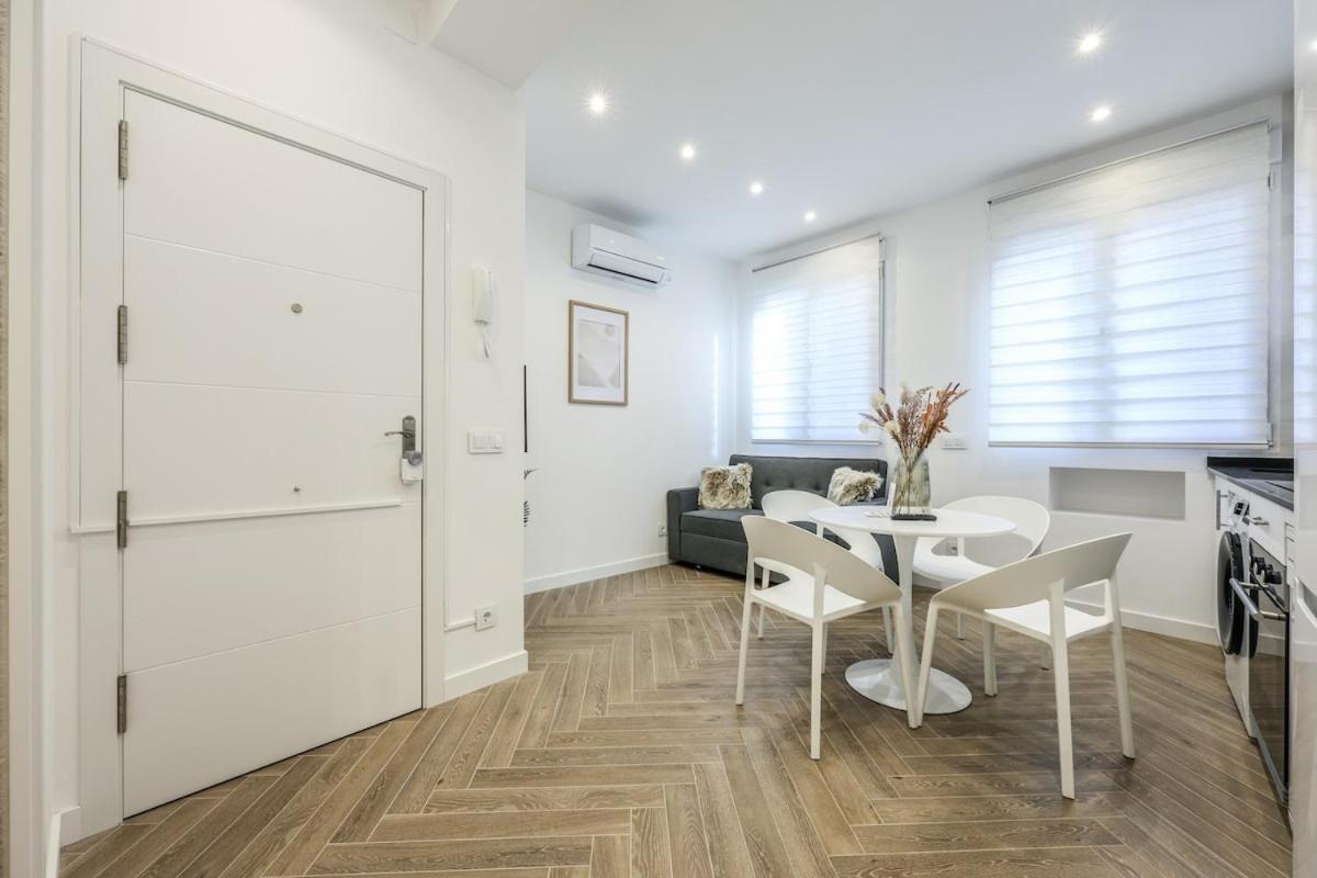 Apartamento Urban Tranquility In With Modern Comforts