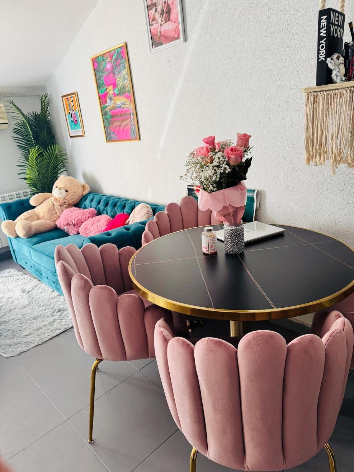 Apartment Beauty At Center