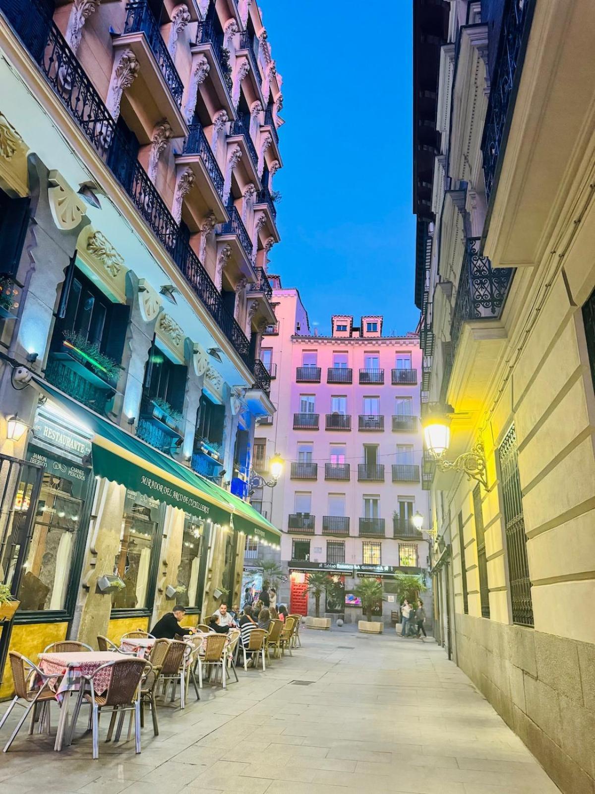 Apartamento Habitacion Privada En Madrid Centro - Sol *