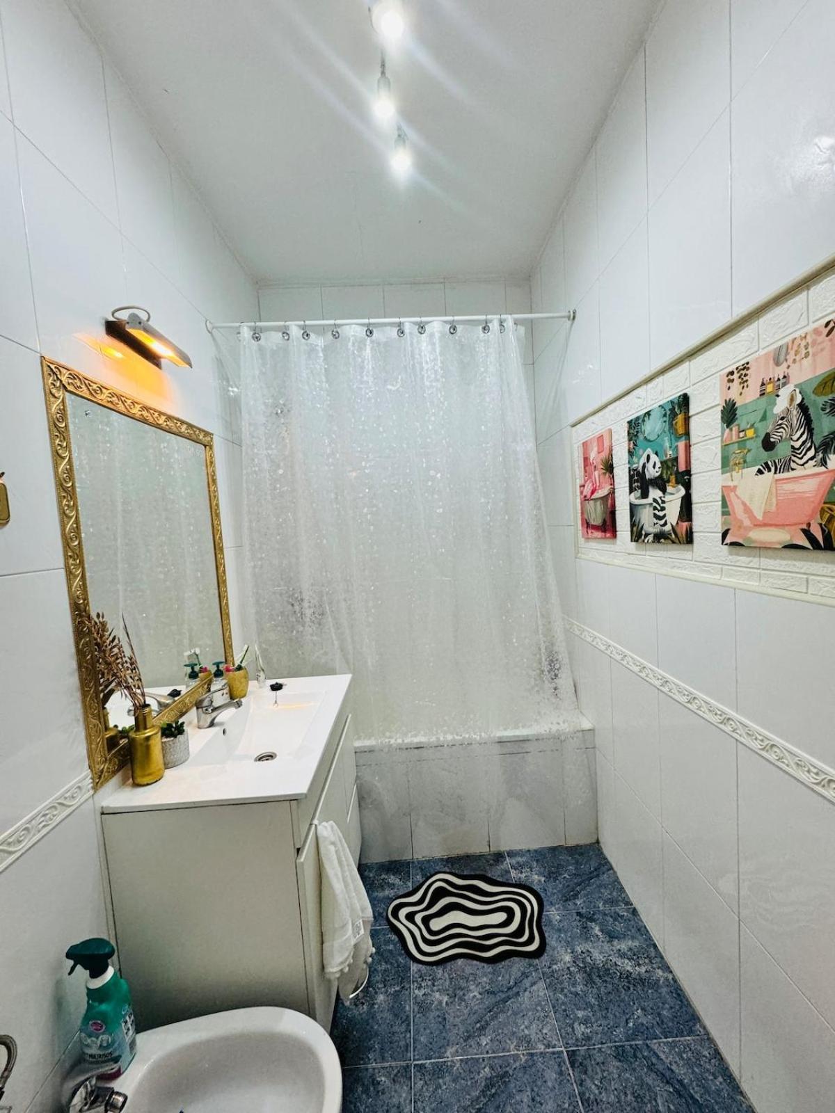 Apartment Beauty At Center
