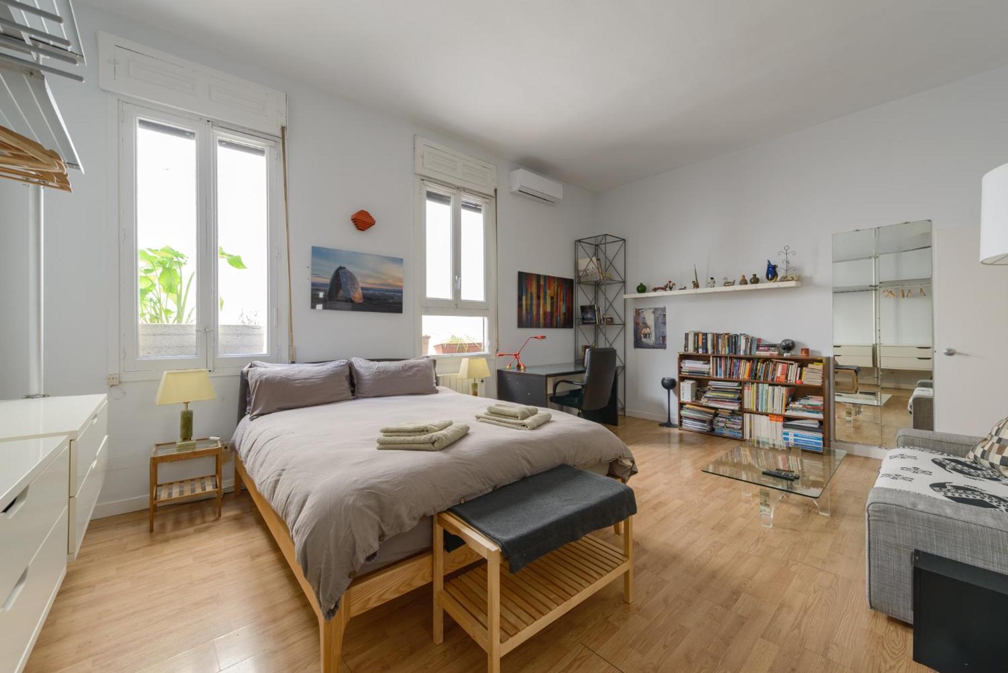 Gran Via-sol Spacious 3 Bedrooms & 2 Wcs *