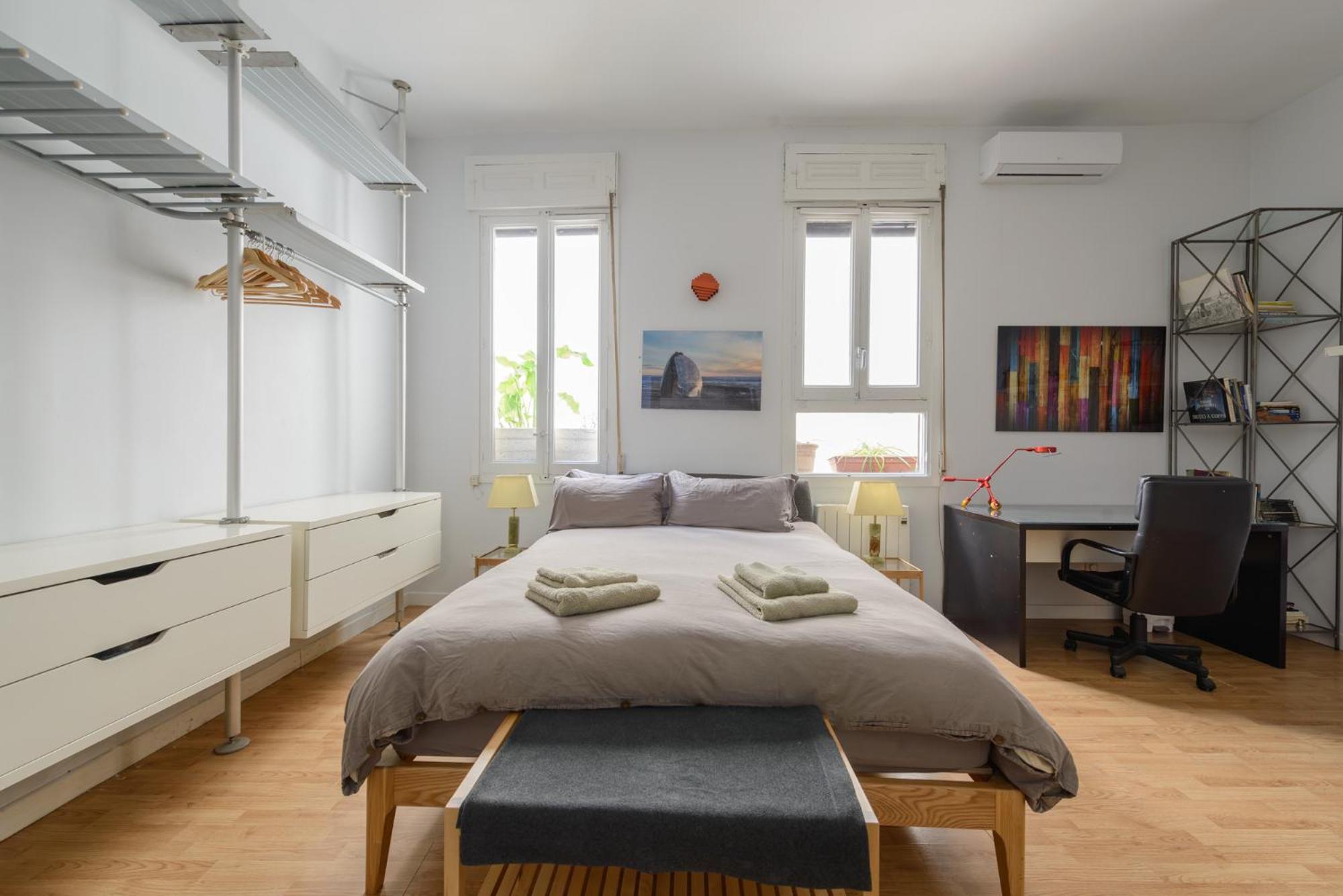 Gran Via-sol Spacious 3 Bedrooms & 2 Wcs Madrid