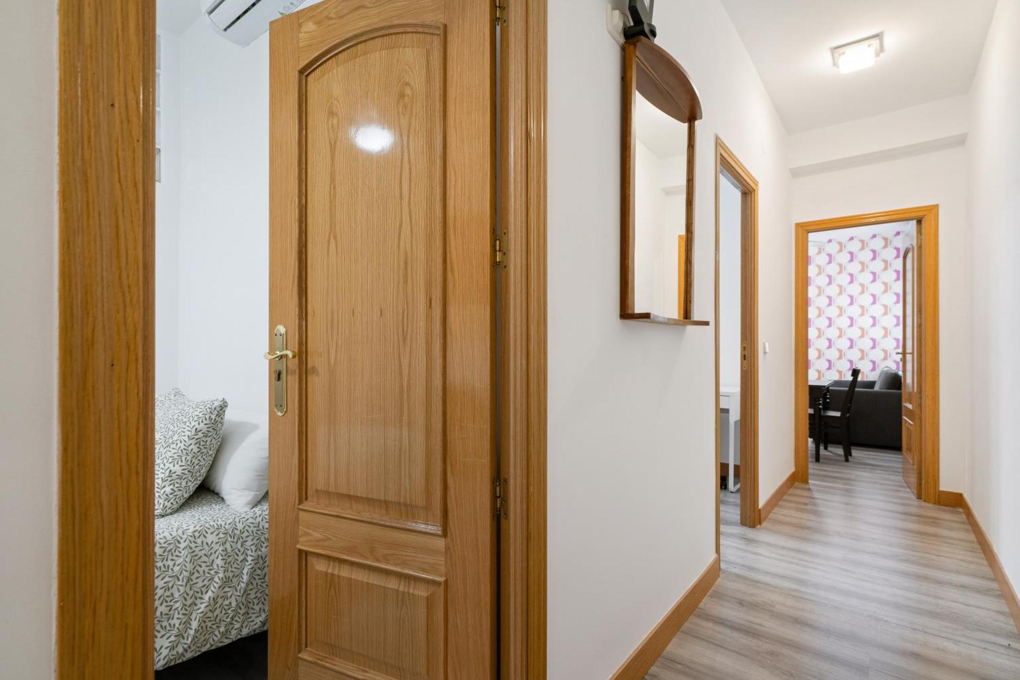 La Latina Sol. Espacioso Apartamento, 12 Pax Apartamento