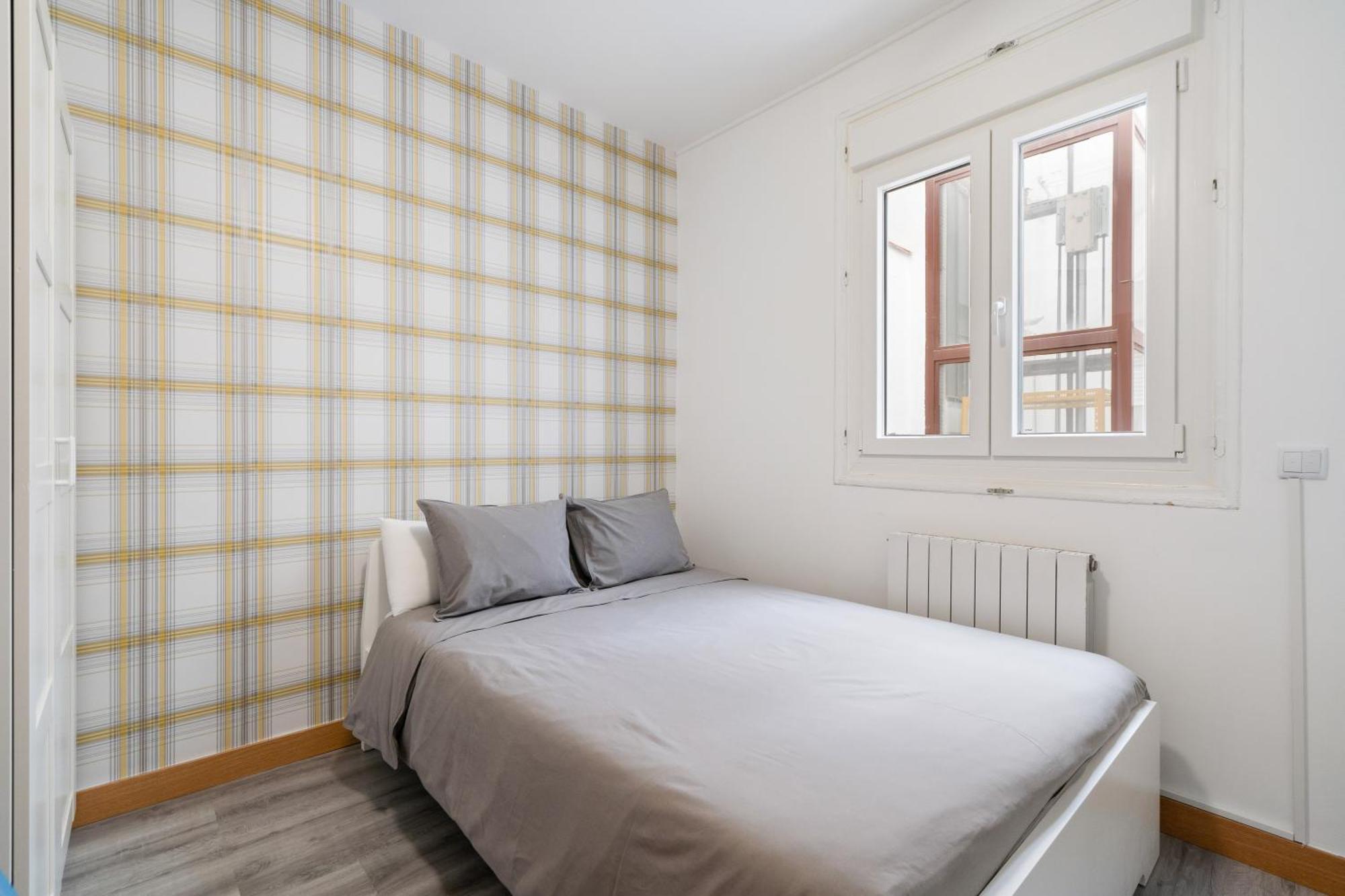 La Latina Sol. Espacioso Apartamento, 12 Pax *