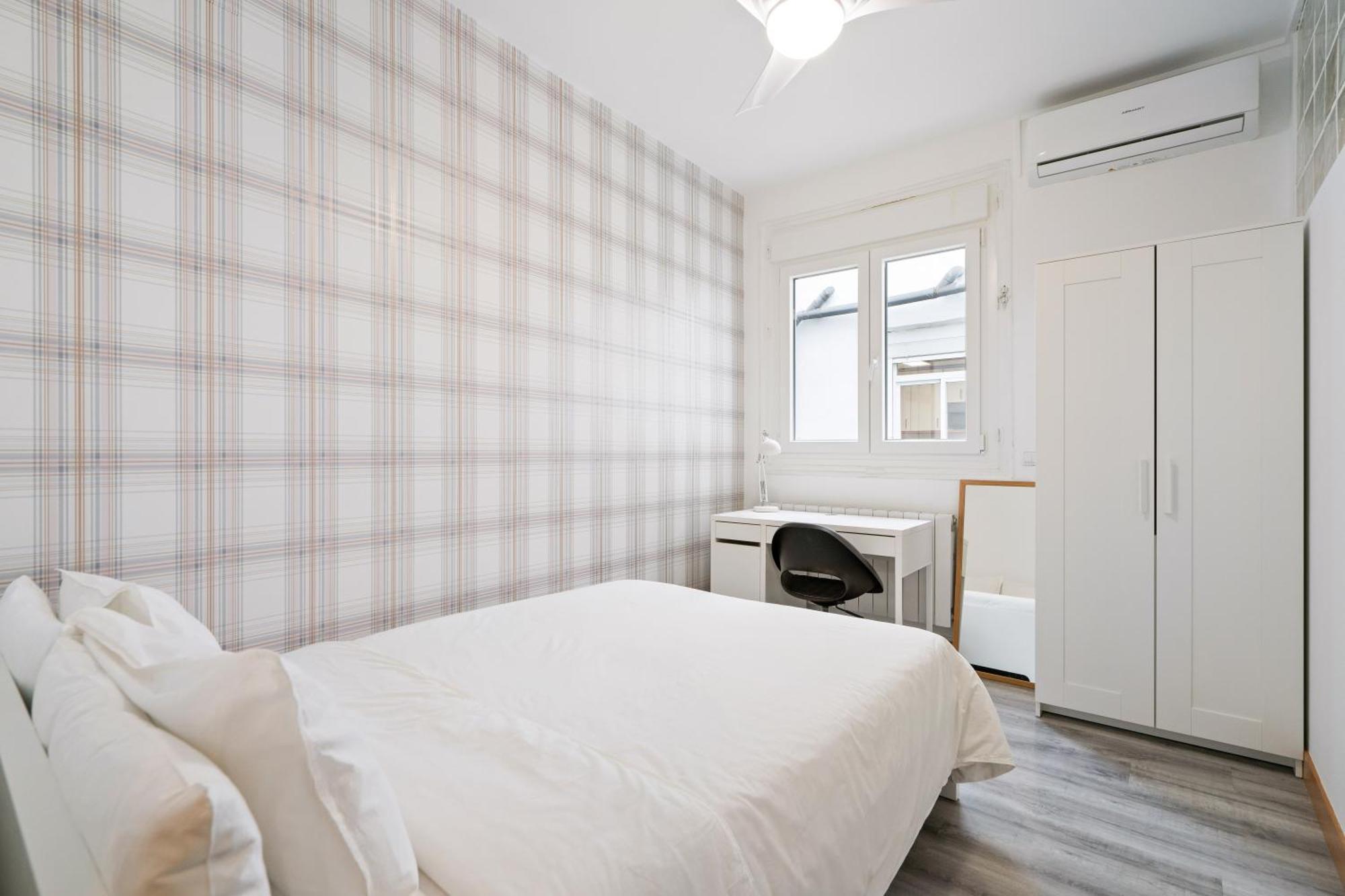 La Latina Sol. Espacioso Apartamento, 12 Pax * Madrid