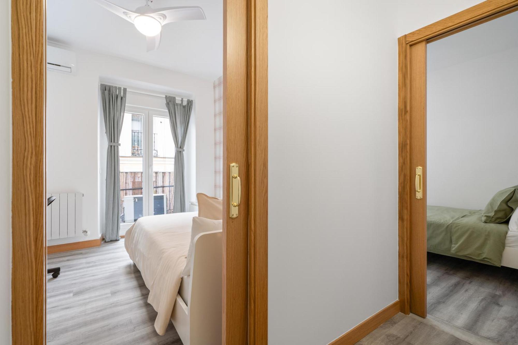 La Latina Sol. Espacioso Apartamento, 12 Pax Apartamento