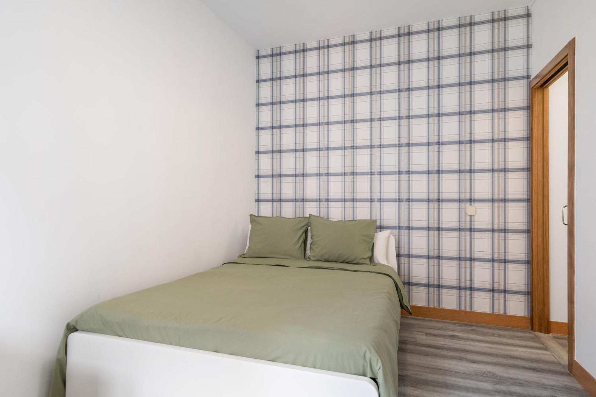Apartamento La Latina Sol. Espacioso Apartamento, 12 Pax *