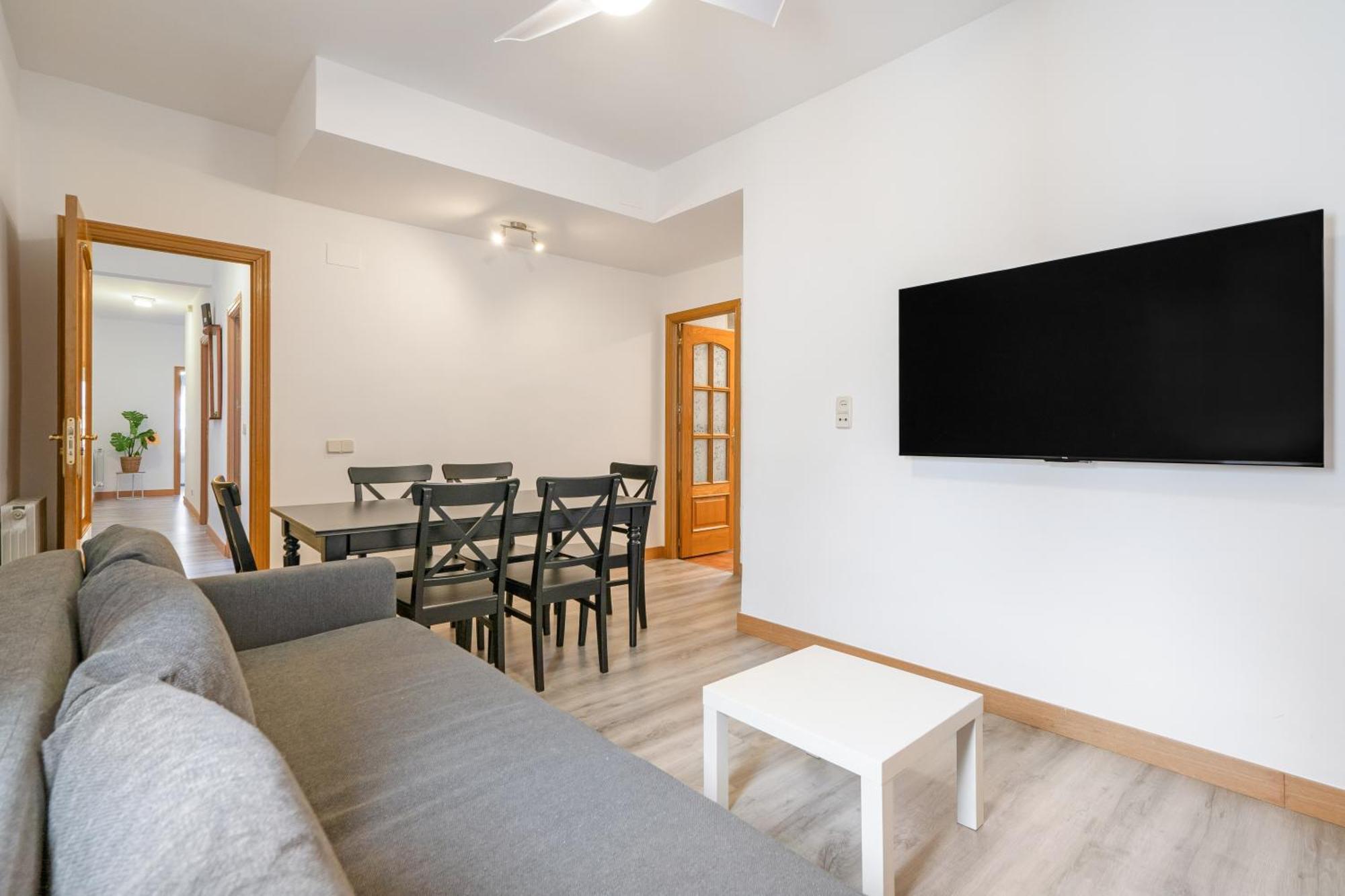 La Latina Sol. Espacioso Apartamento, 12 Pax * Madrid