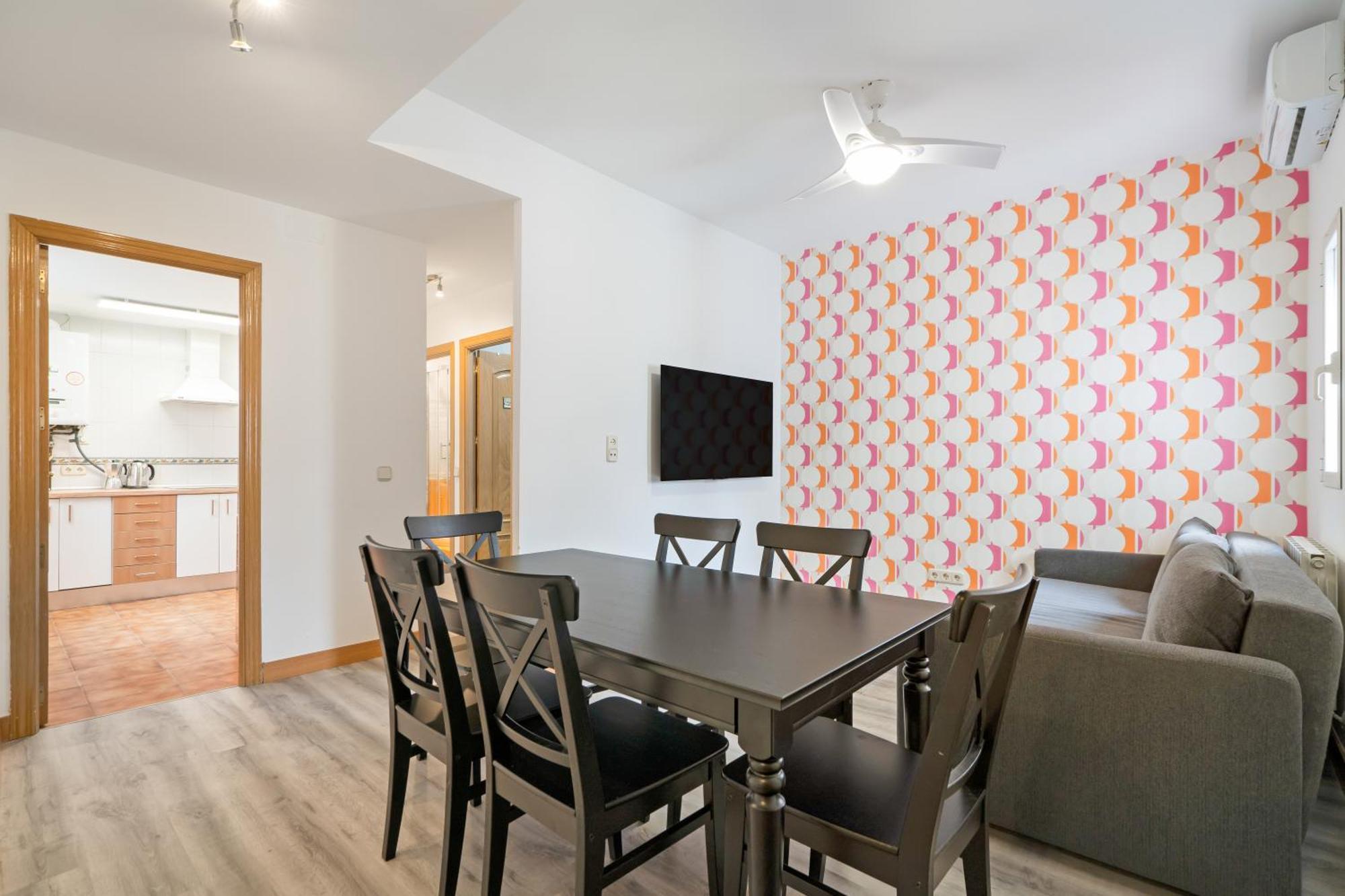 La Latina Sol. Espacioso Apartamento, 12 Pax