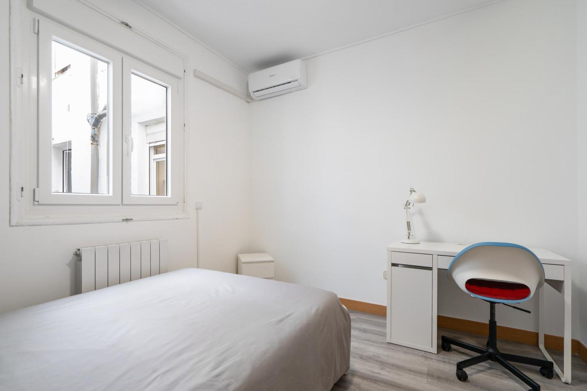 La Latina Sol. Espacioso Apartamento, 12 Pax *