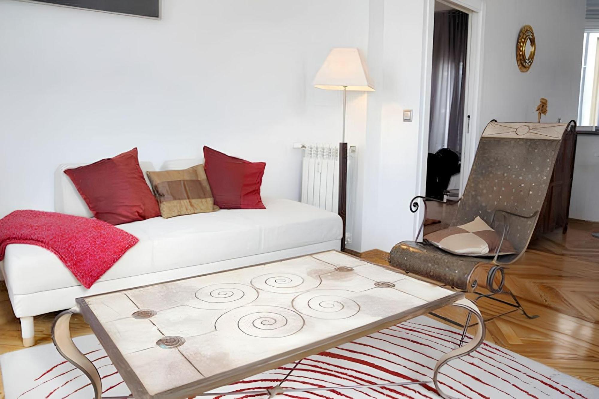 Elegant In The Heart Of 100m² With Parking