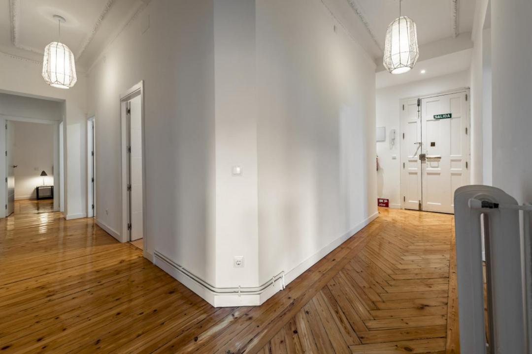 4 Bedrooms 2 Bathrooms Furnished - Salamanca - Luxurious - Mintystay Apartamento