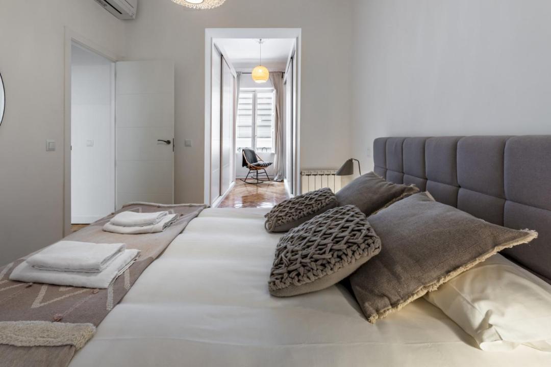 4 Bedrooms 2 Bathrooms Furnished - Salamanca - Luxurious - Mintystay Apartamento *