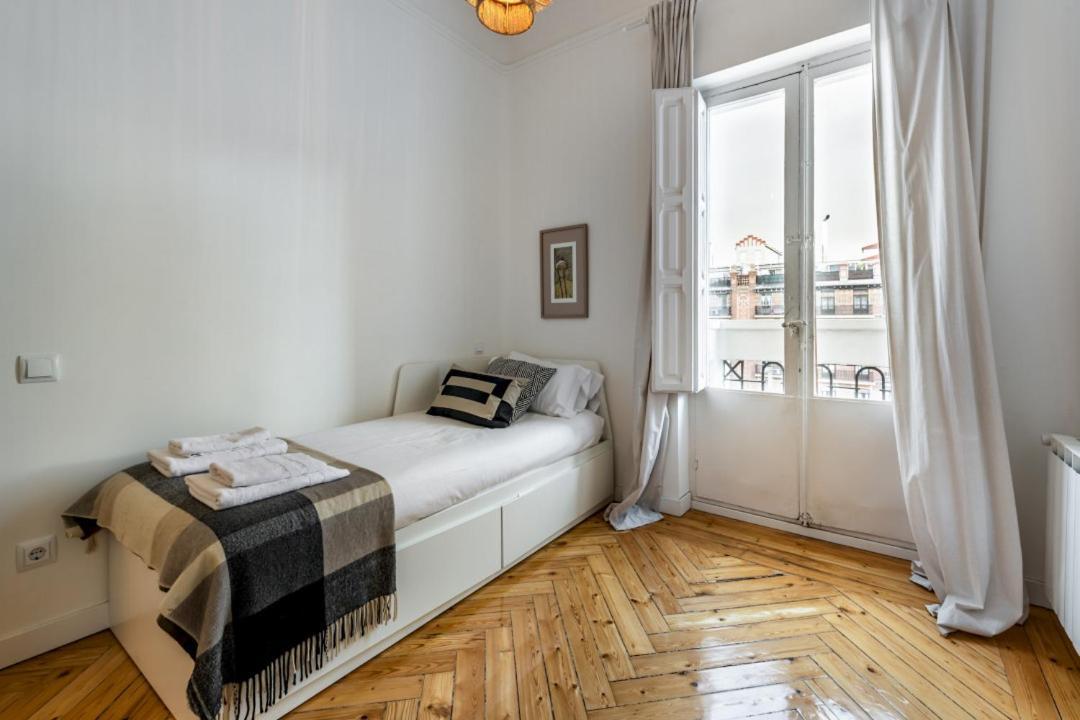 4 Bedrooms 2 Bathrooms Furnished - Salamanca - Luxurious - Mintystay *